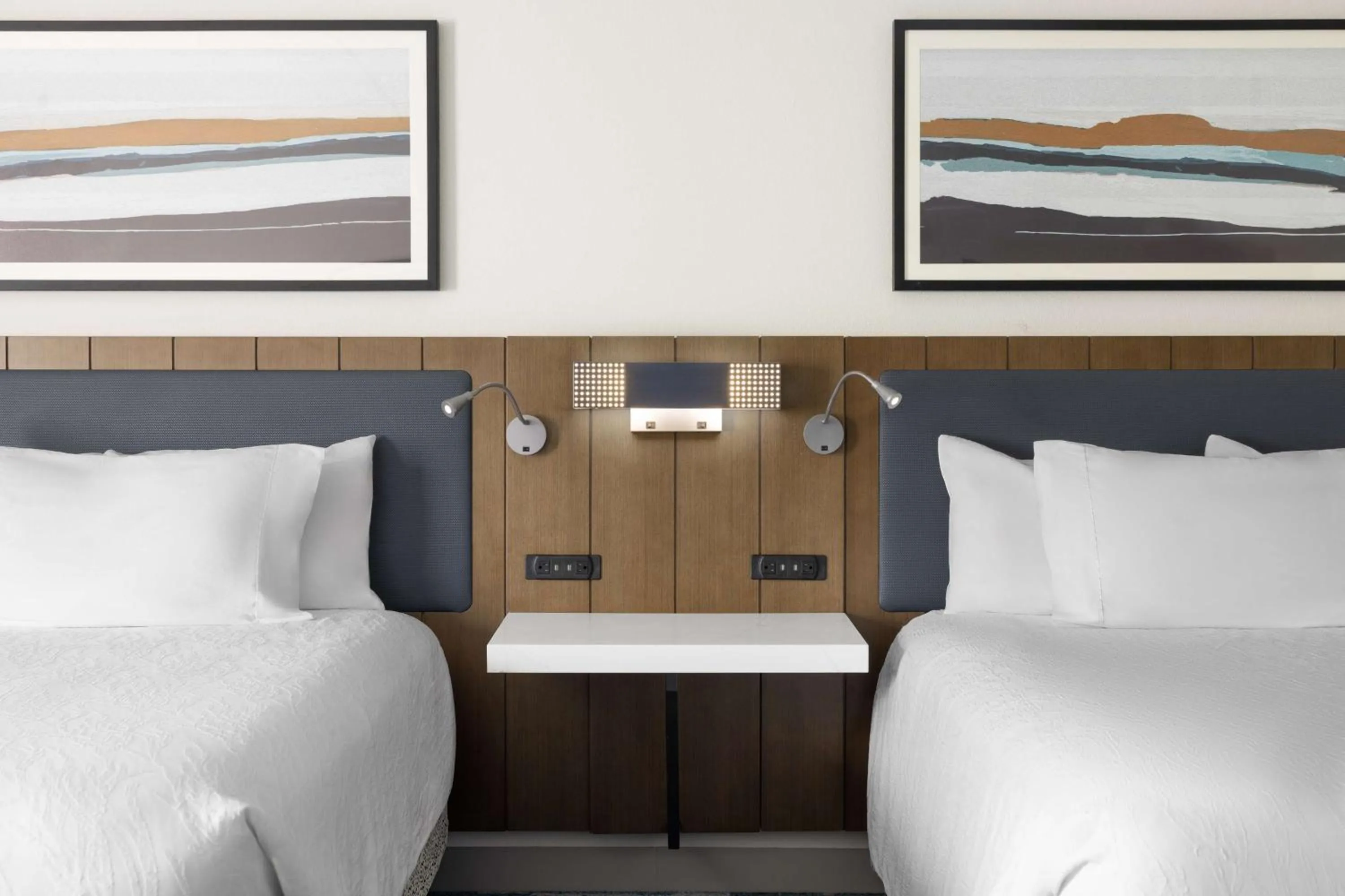 Photo of the whole room, Bed in Hilton Garden Inn Winston-Salem/Hanes Mall