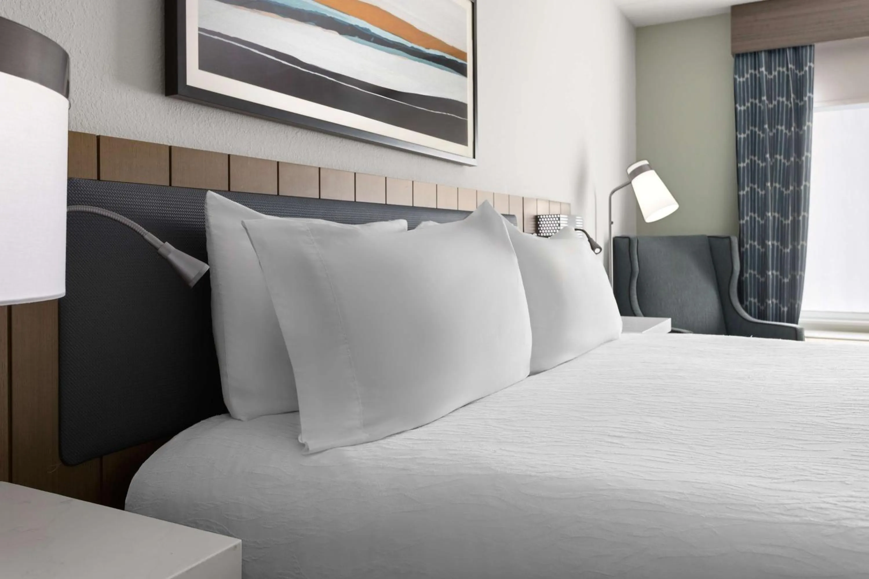 Photo of the whole room, Bed in Hilton Garden Inn Winston-Salem/Hanes Mall