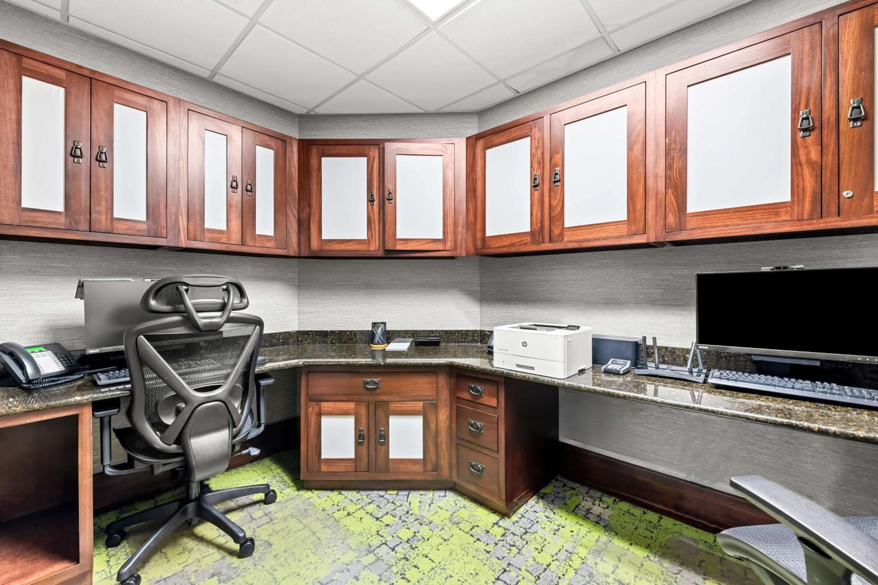 Business facilities in Hampton Inn Chattanooga-North