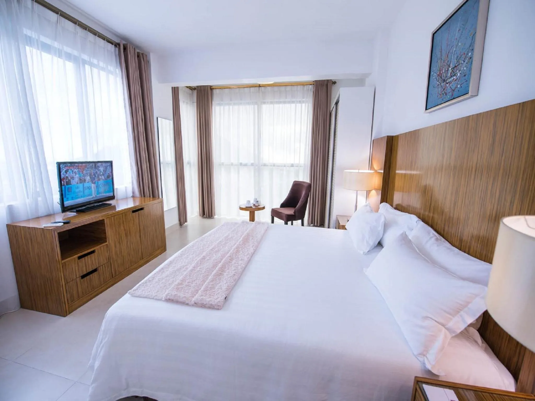 Bedroom in Palms Hotel