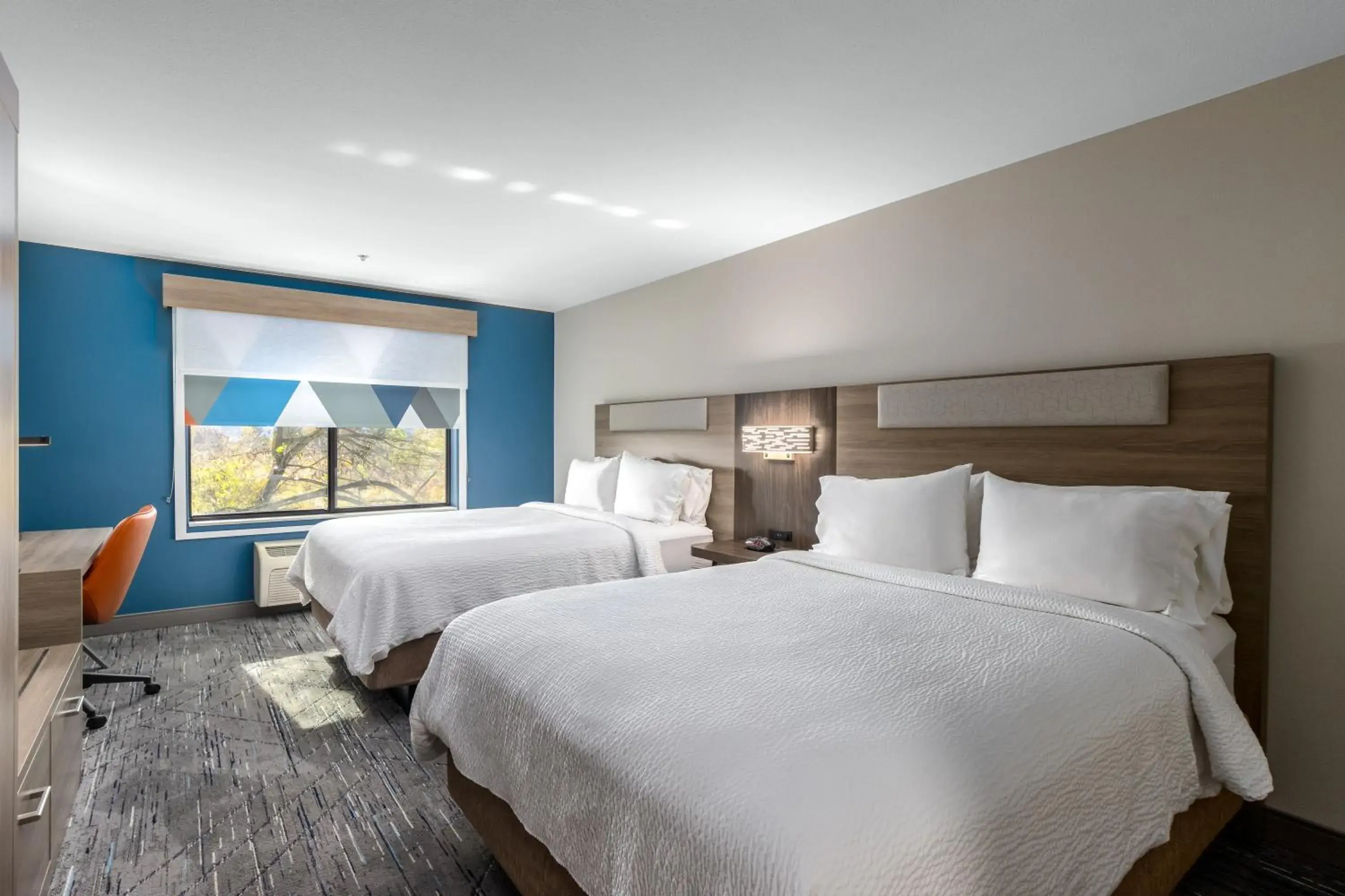 Queen Suite with Two Queen Beds in Holiday Inn Express Hotel & Suites Vancouver Mall-Portland Area by IHG Queen Suite with Two Queen Beds in Holiday Inn Express Hotel & Suites Vancouver Mall-Portland Area by IHG