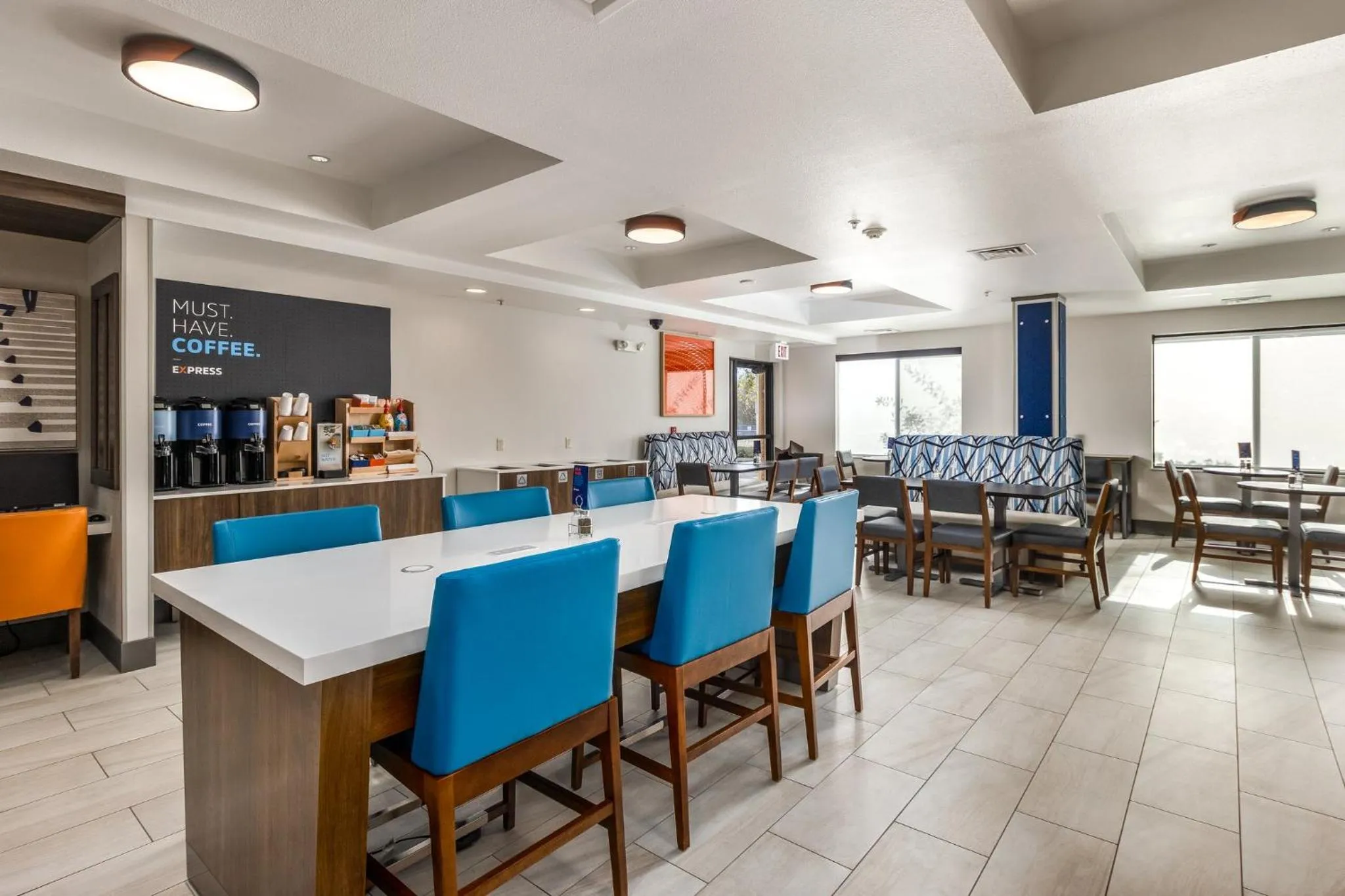 Breakfast in Holiday Inn Express Hotel & Suites Vancouver Mall-Portland Area by IHG