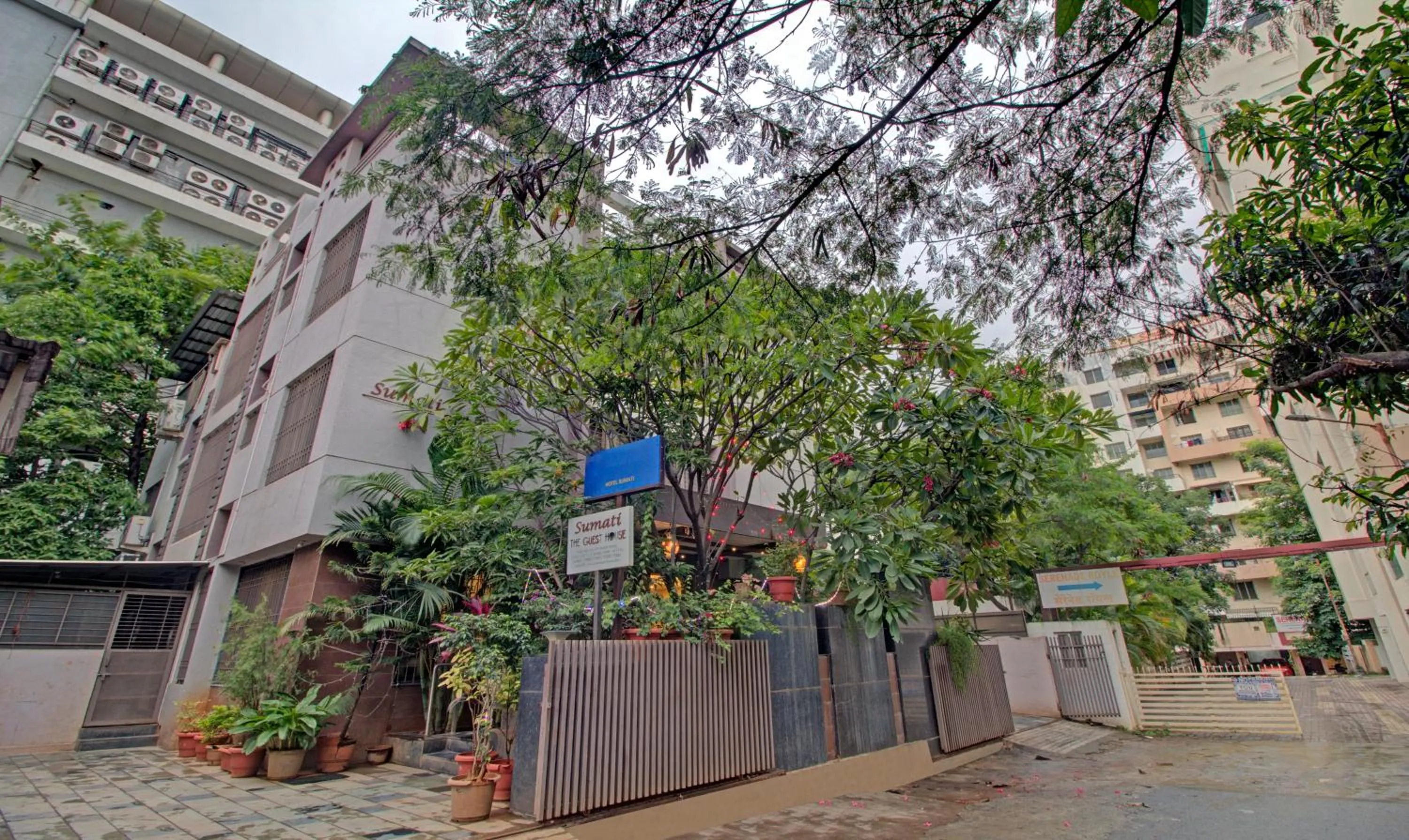 Facade/entrance in Treebo Sumati Baner