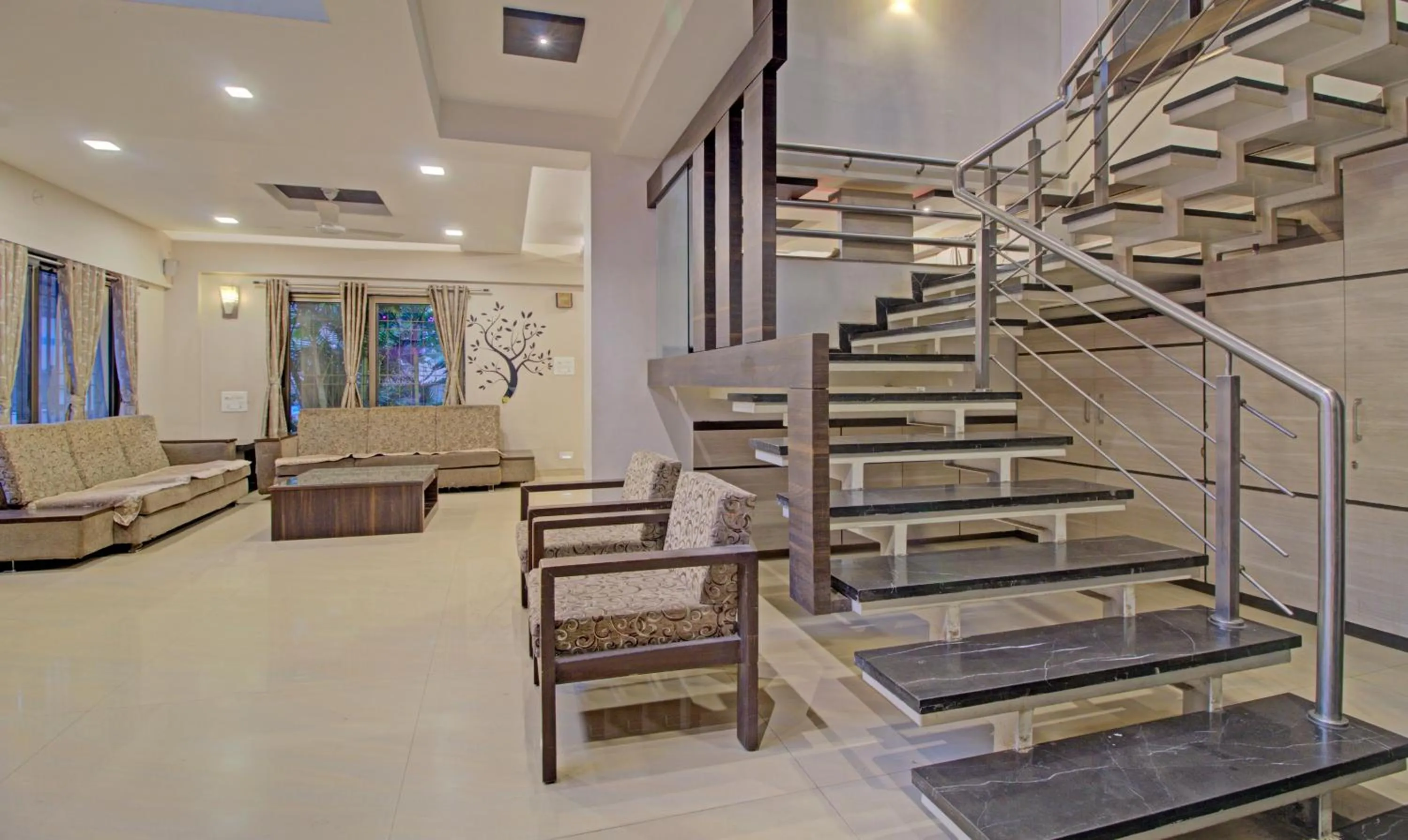 Lobby or reception in Treebo Sumati Baner