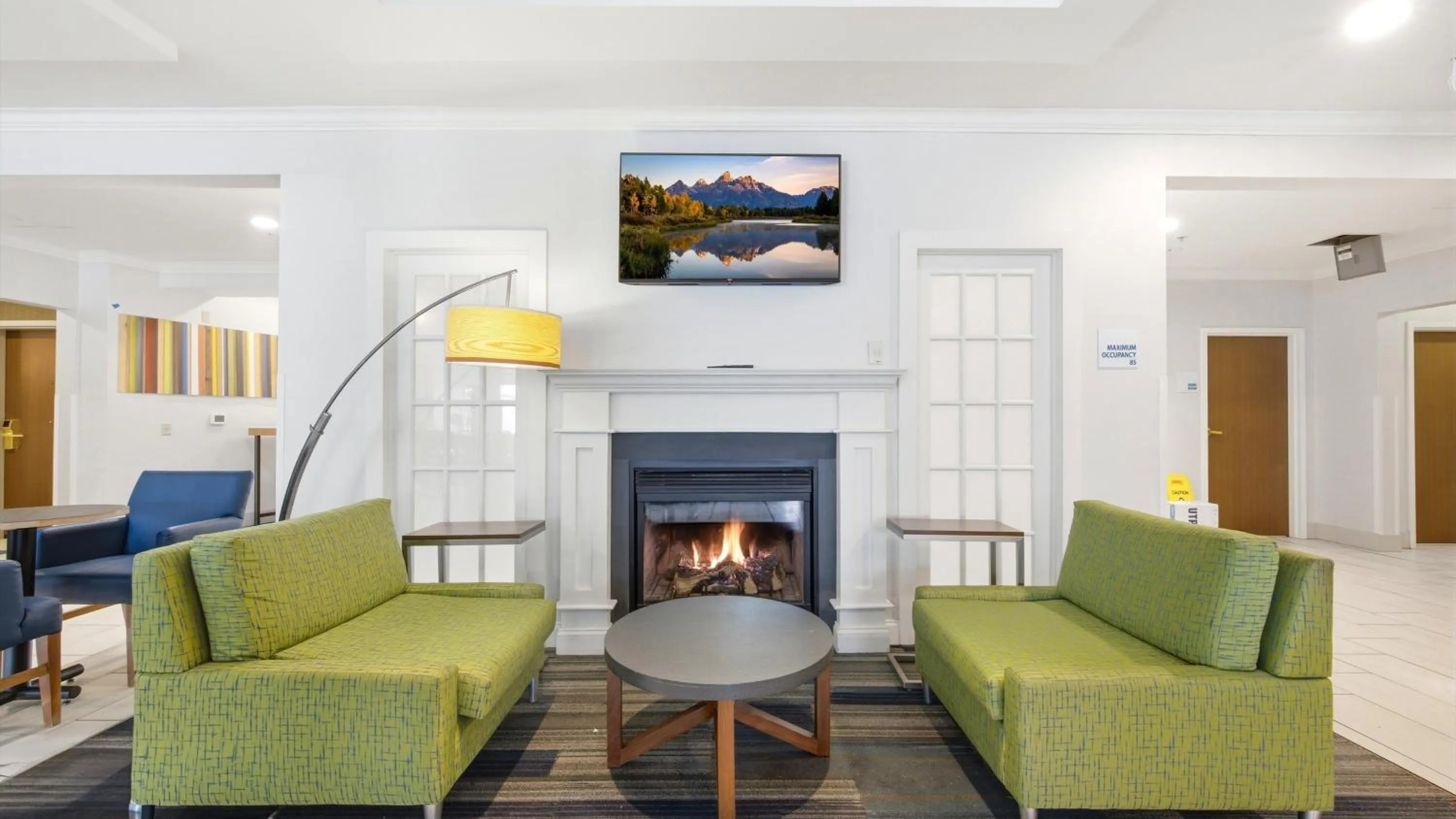 Property building in Holiday Inn Express & Suites Bethlehem Airport-Allentown Area