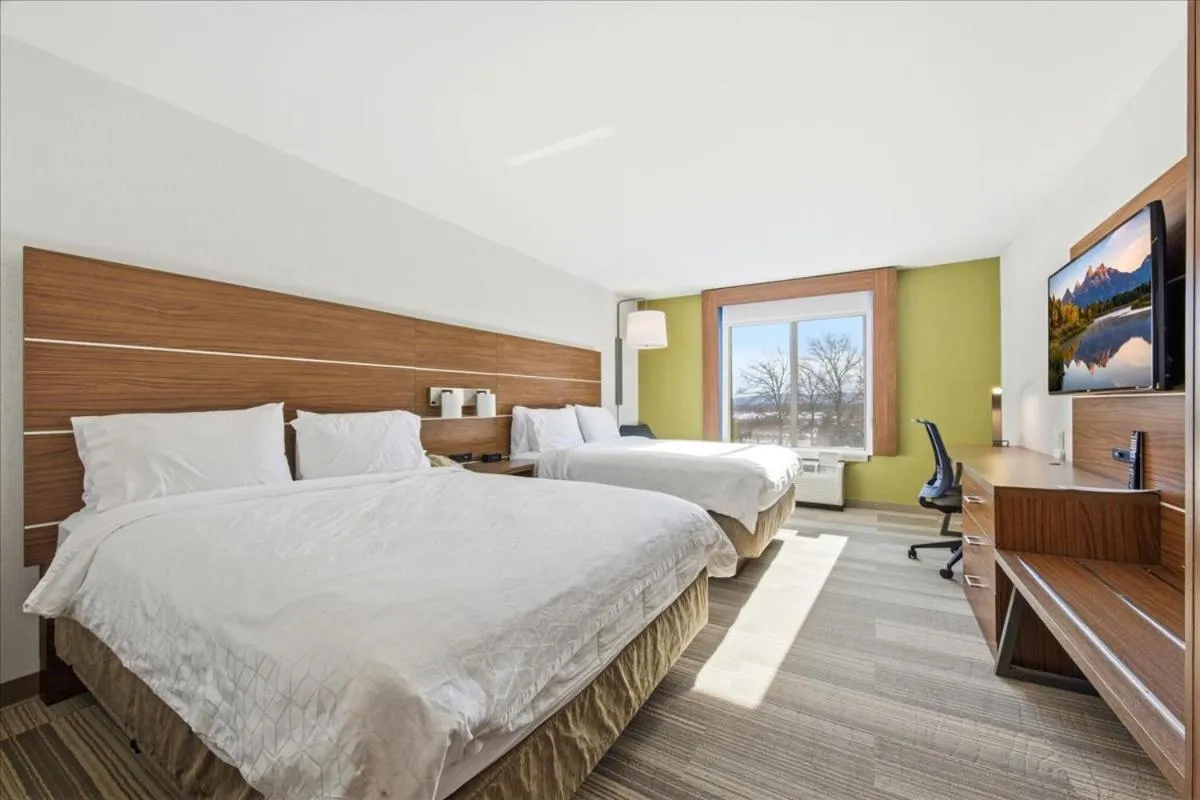 Bedroom, Bed in Holiday Inn Express & Suites Bethlehem Airport-Allentown Area