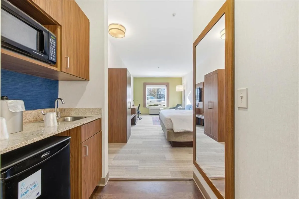 Holiday Inn Express & Suites Bethlehem Airport-Allentown Area