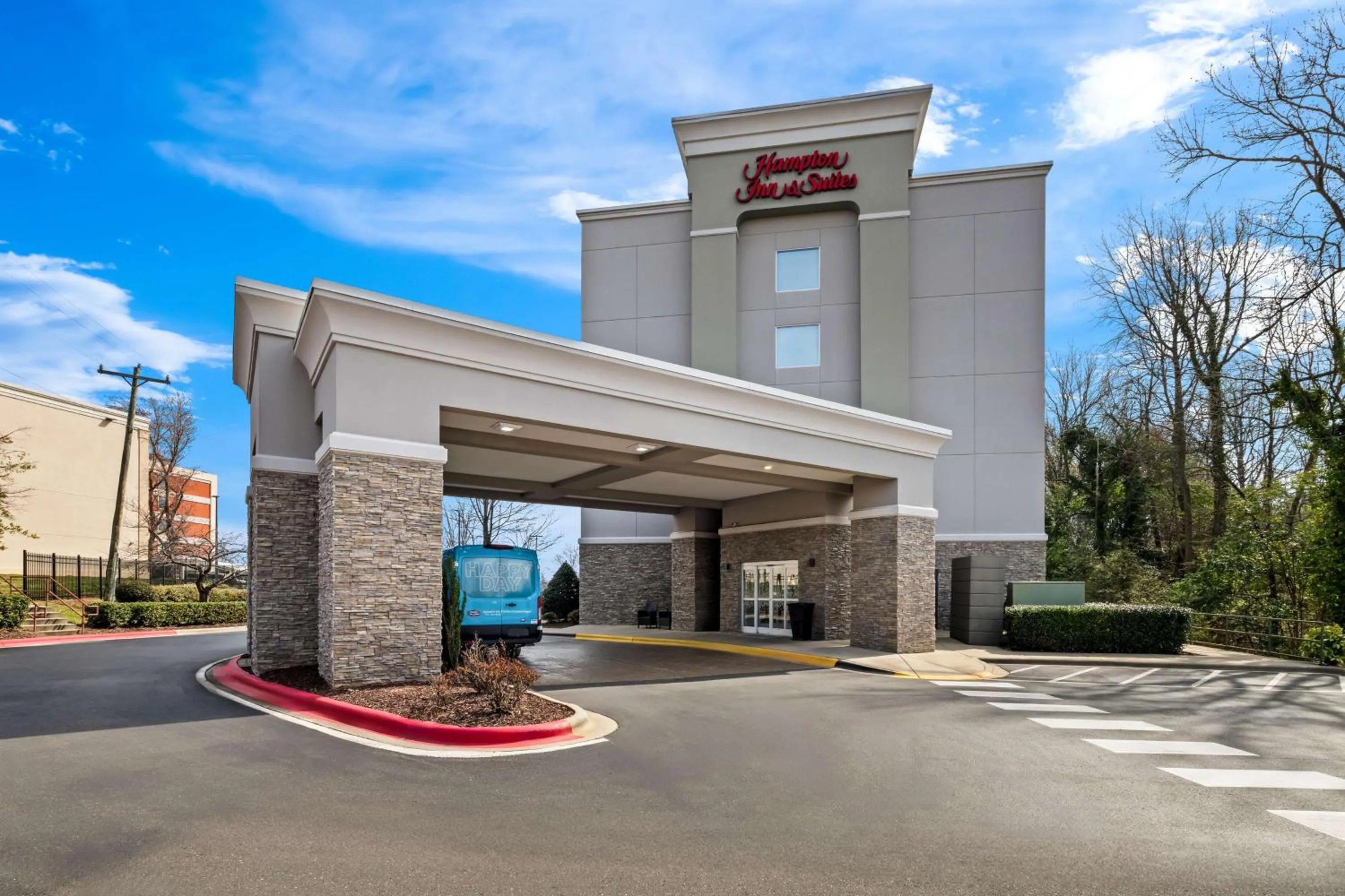 Property building in Hampton Inn & Suites Charlotte-Airport