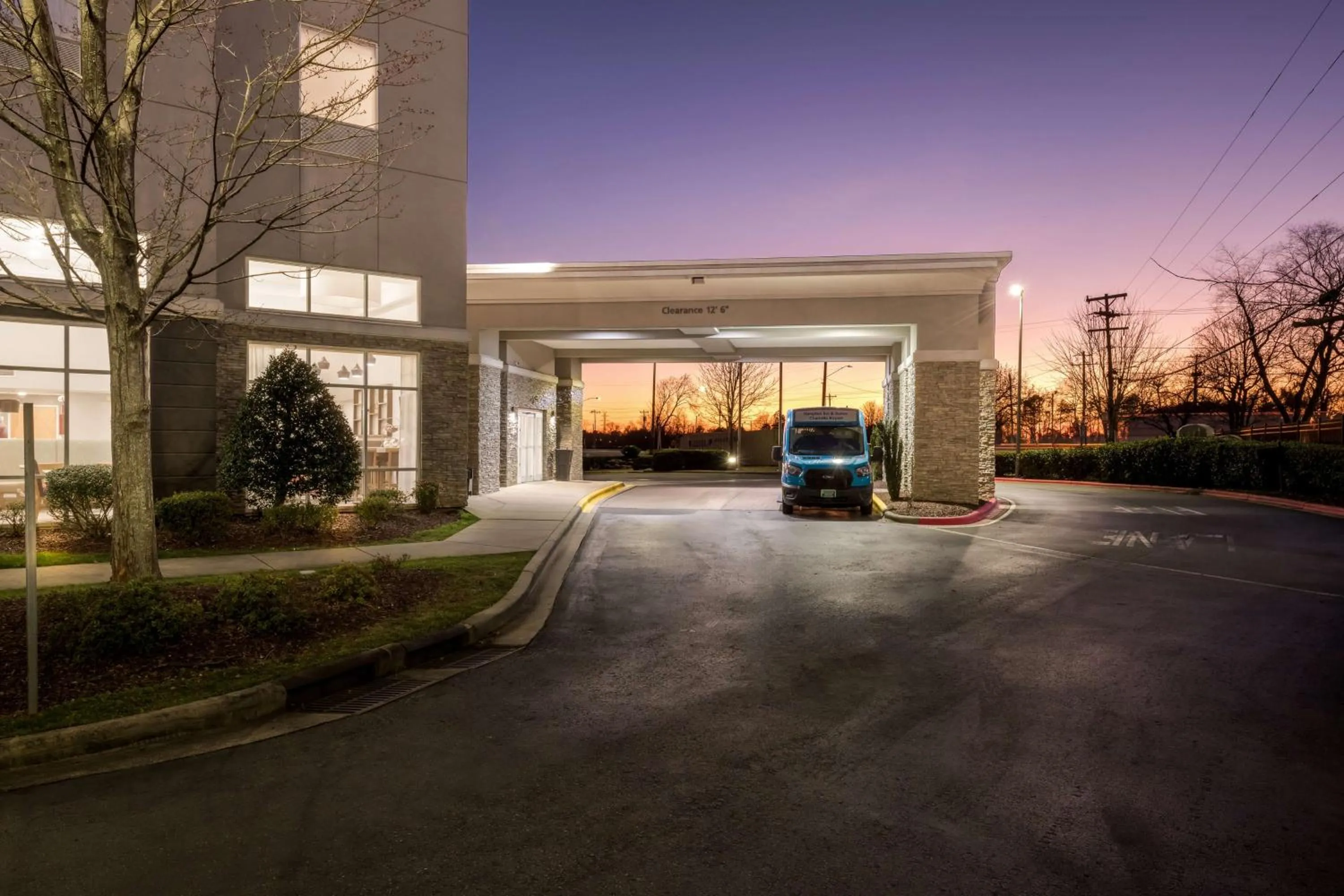 Property building in Hampton Inn & Suites Charlotte-Airport