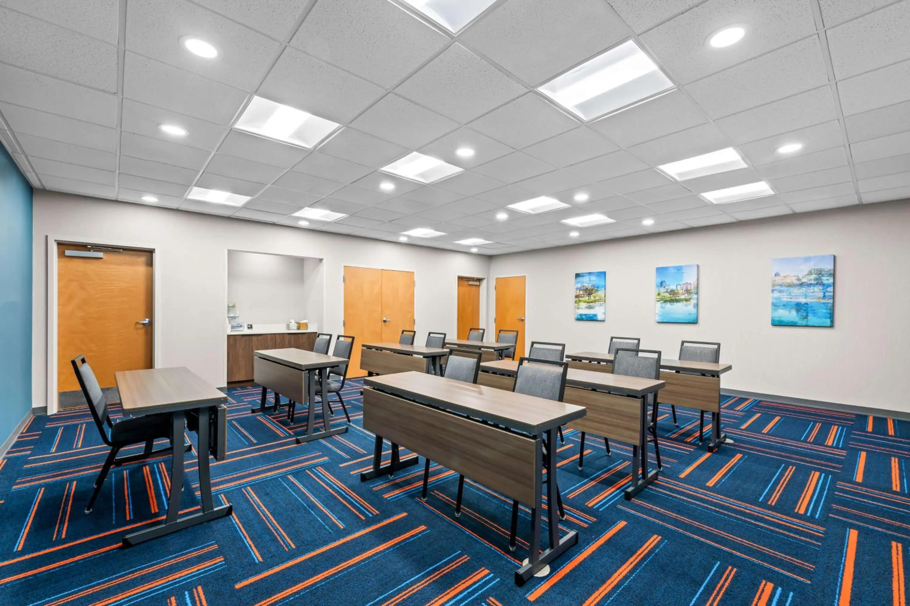 Meeting/conference room in Hampton Inn & Suites Charlotte-Airport