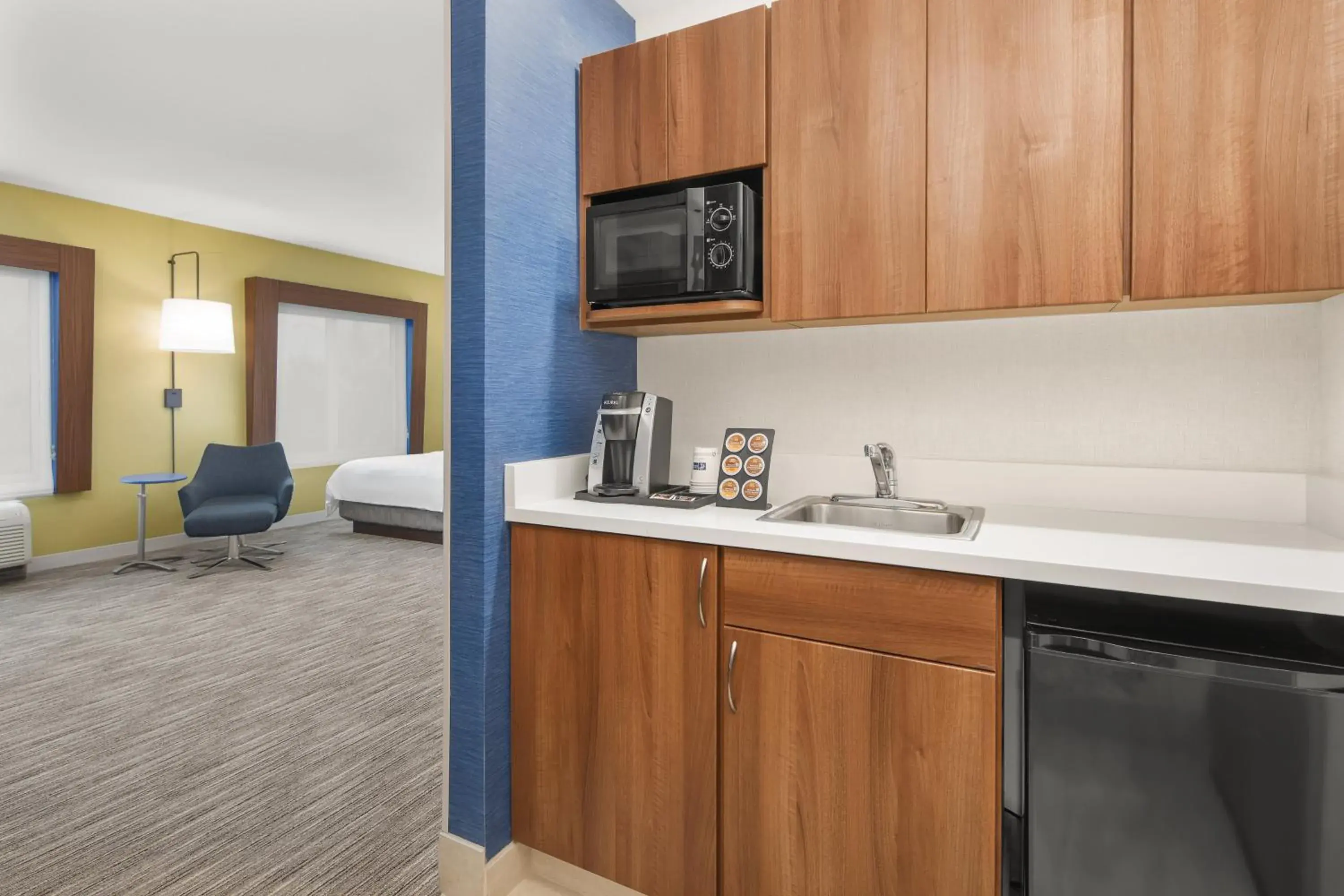 Suite with Two Queen Beds in Holiday Inn Express Hotel & Suites Sacramento Airport Natomas by IHG Suite with Two Queen Beds in Holiday Inn Express Hotel & Suites Sacramento Airport Natomas by IHG