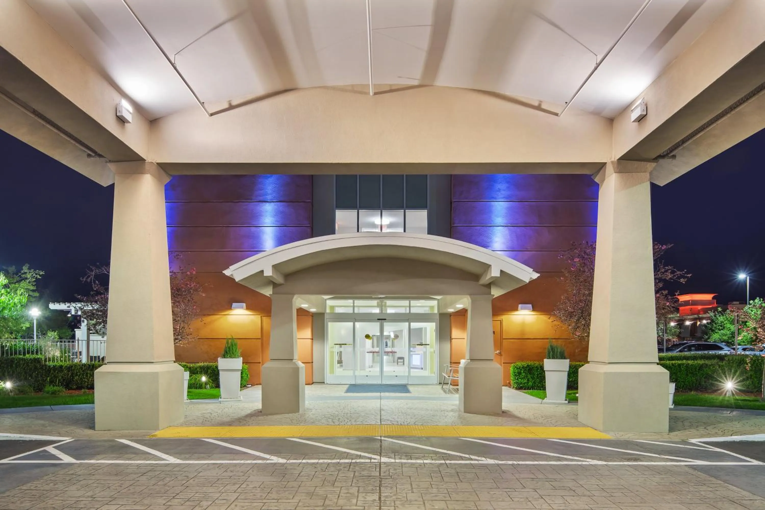 Property building in Holiday Inn Express Hotel & Suites Sacramento Airport Natomas by IHG