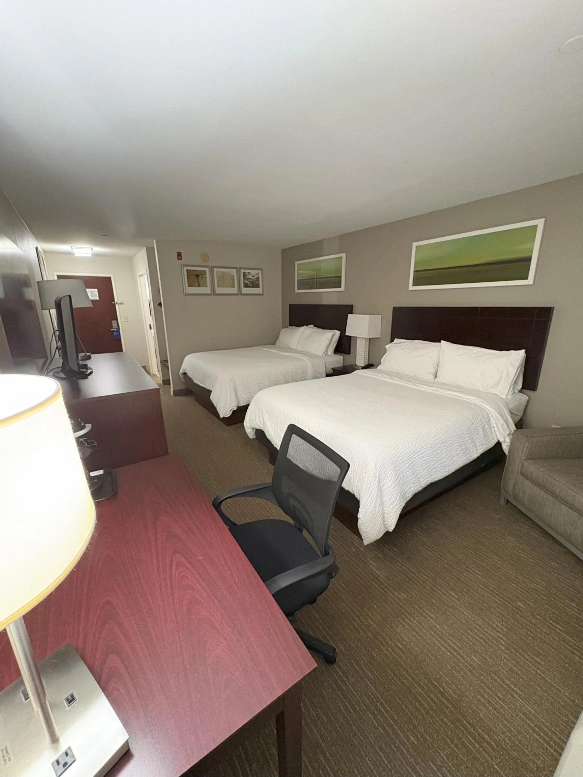 Photo of the whole room, Bed in Holiday Inn Express Hotel & Suites Lafayette by IHG
