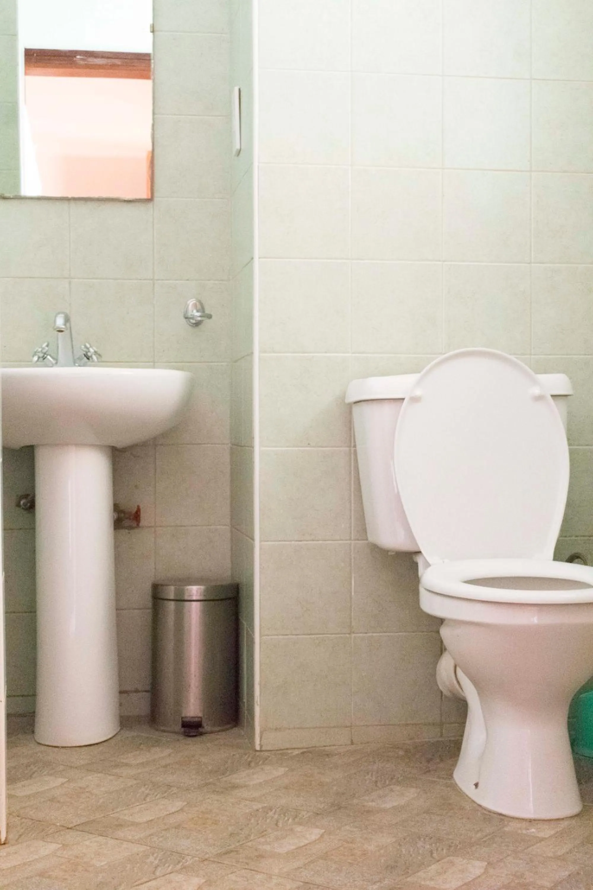 Bathroom in Mountains of the Moon Hotel Fort Portal