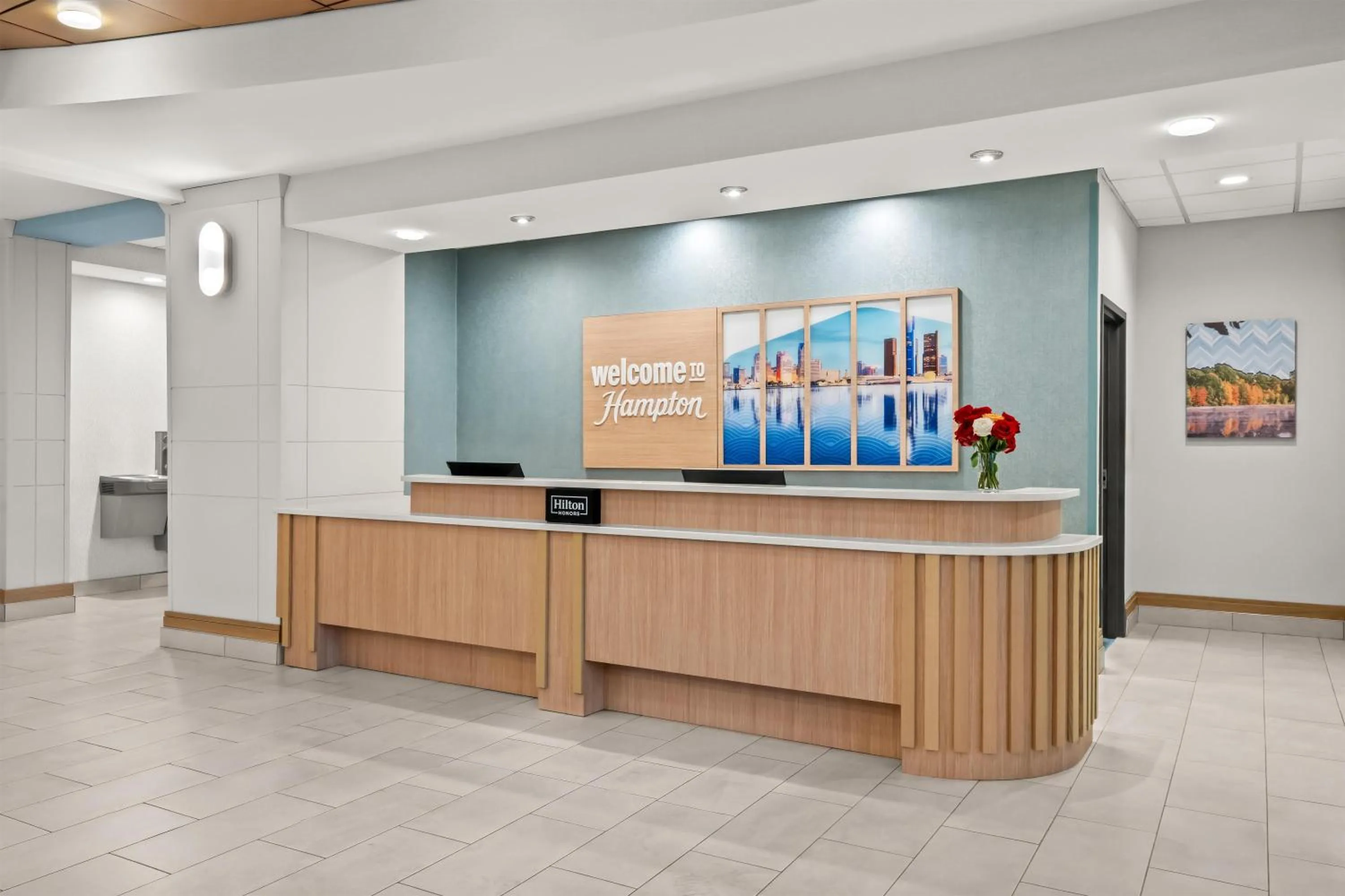 Lobby or reception in Hampton Inn & Suites Detroit-Canton