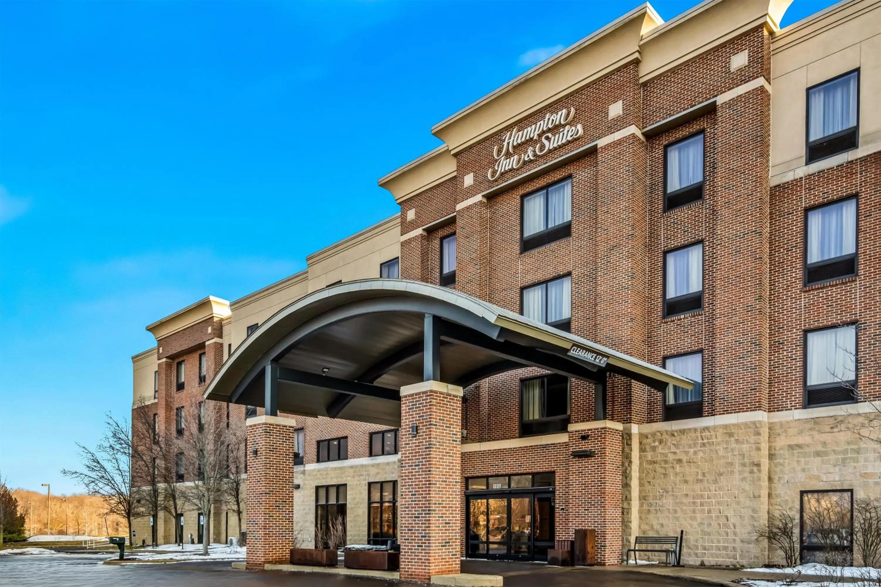 Property building in Hampton Inn & Suites Detroit-Canton