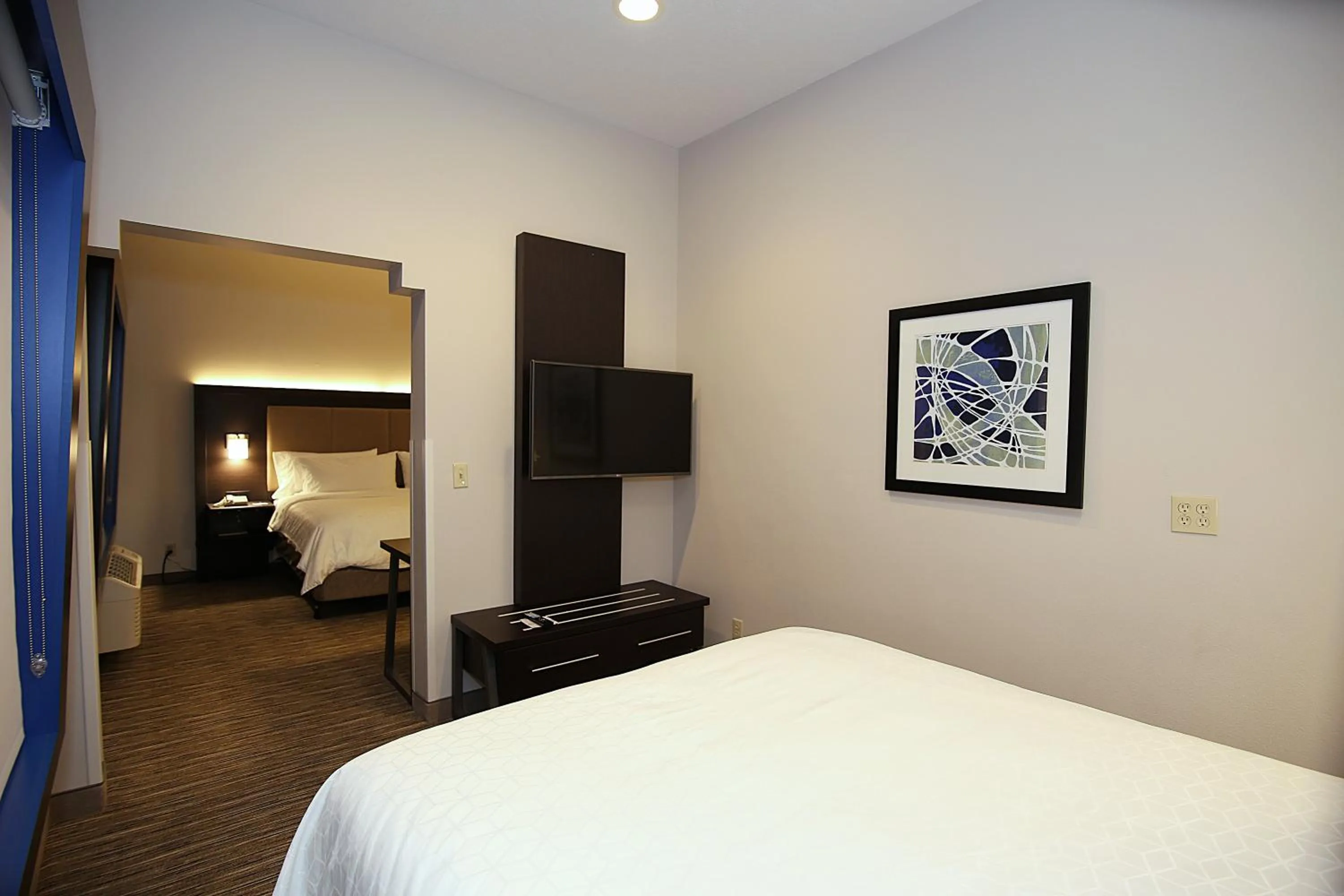 Bedroom, Bed in Holiday Inn Express Hotel & Suites Ashland by IHG