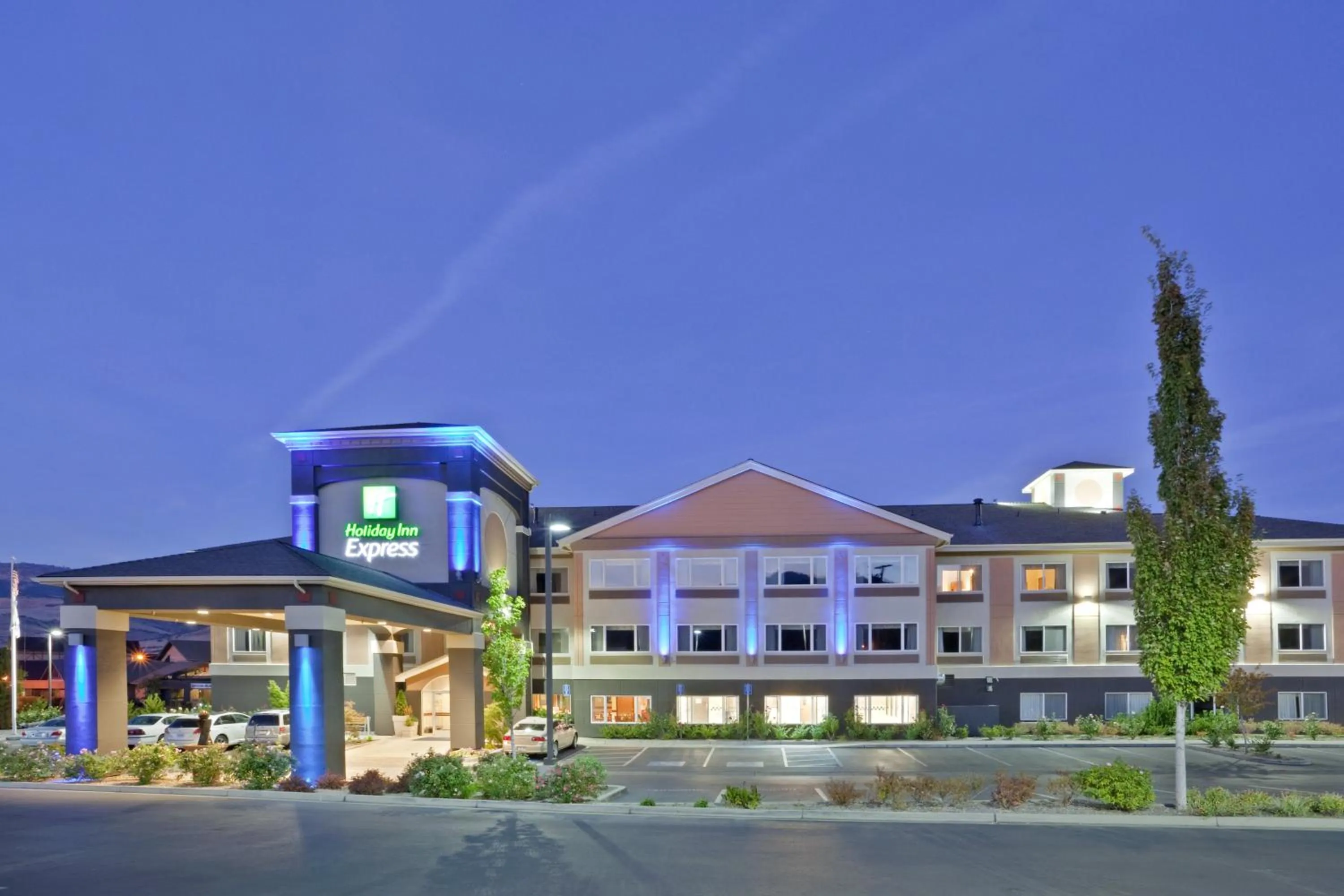 Property building in Holiday Inn Express Hotel & Suites Ashland by IHG