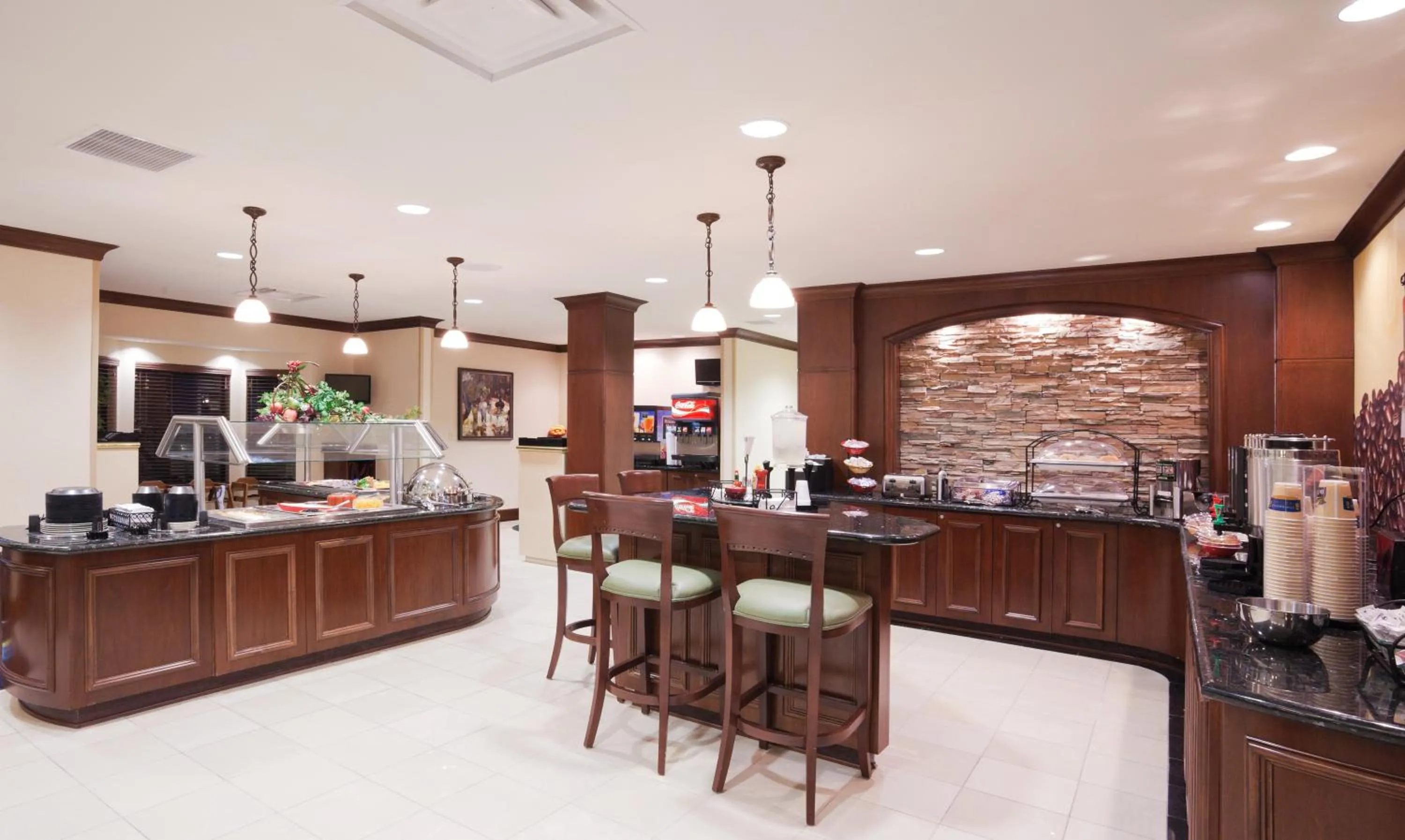 Breakfast in Staybridge Suites Lafayette-Airport by IHG