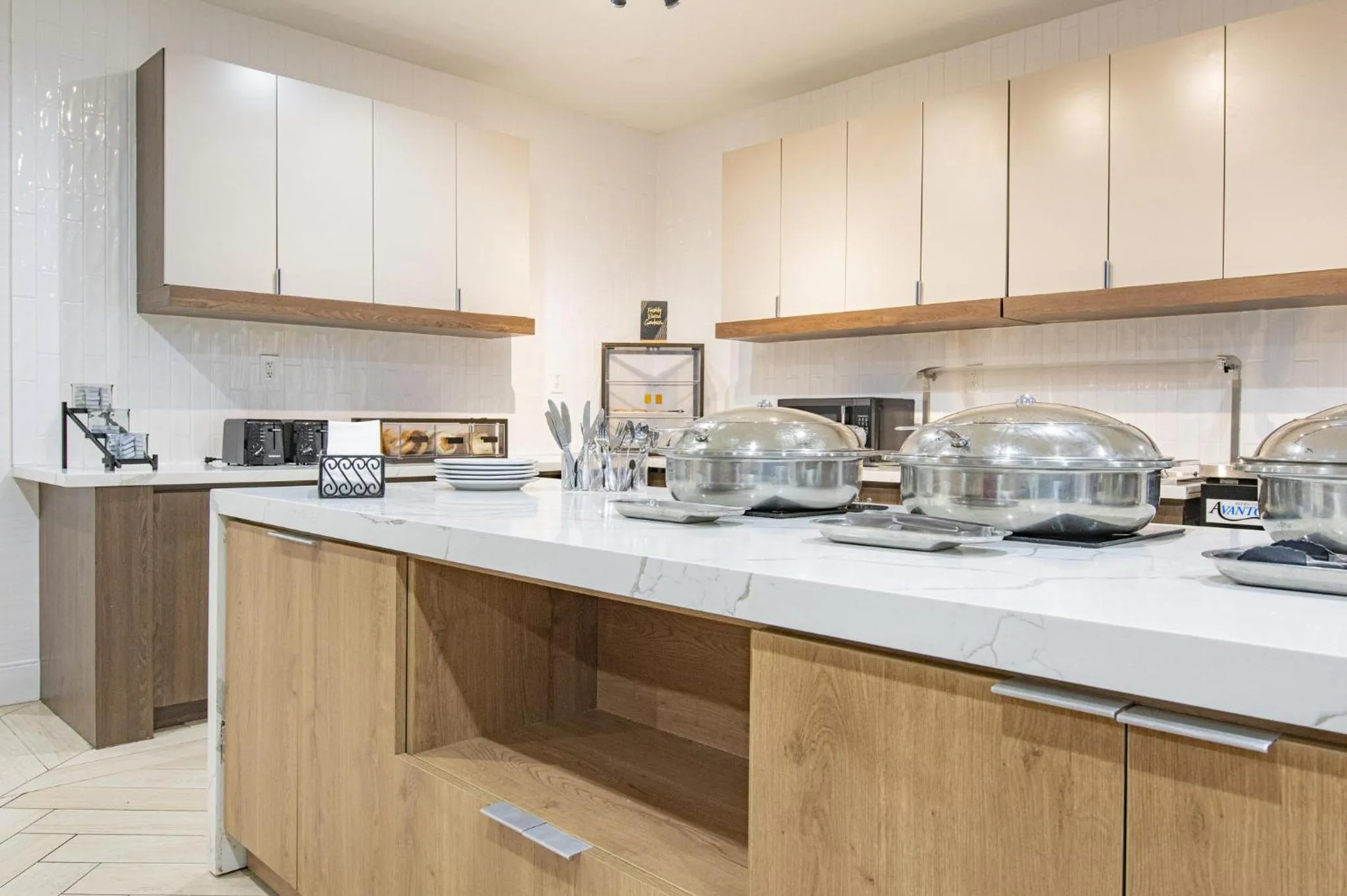 Breakfast in Staybridge Suites Lafayette-Airport by IHG