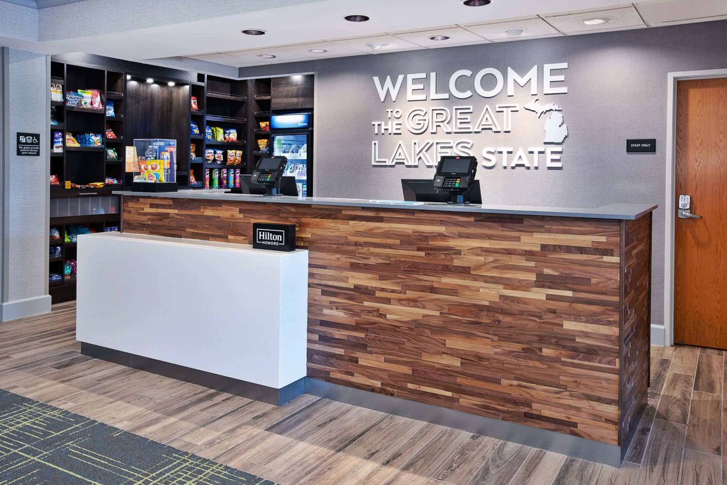 Lobby or reception in Hampton Inn Detroit - Shelby Township