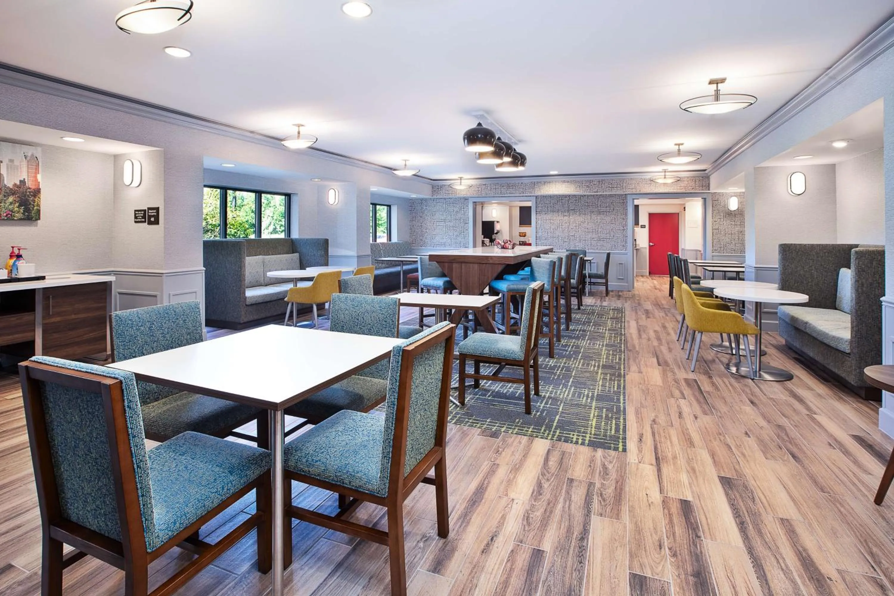 Breakfast in Hampton Inn Detroit - Shelby Township