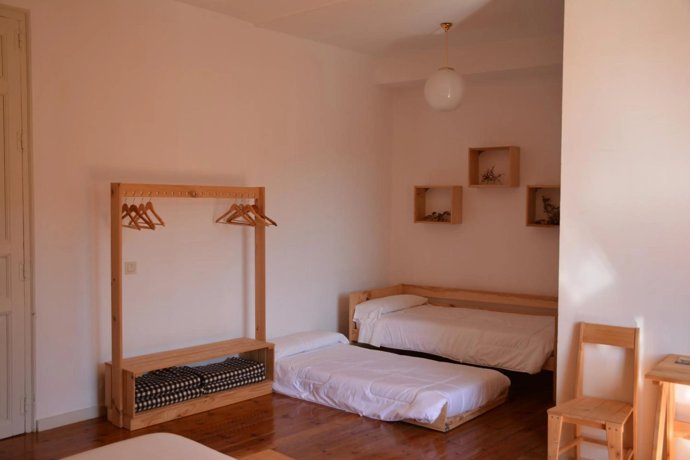 bunk bed, Bed in Posada Hoyos de Iregua