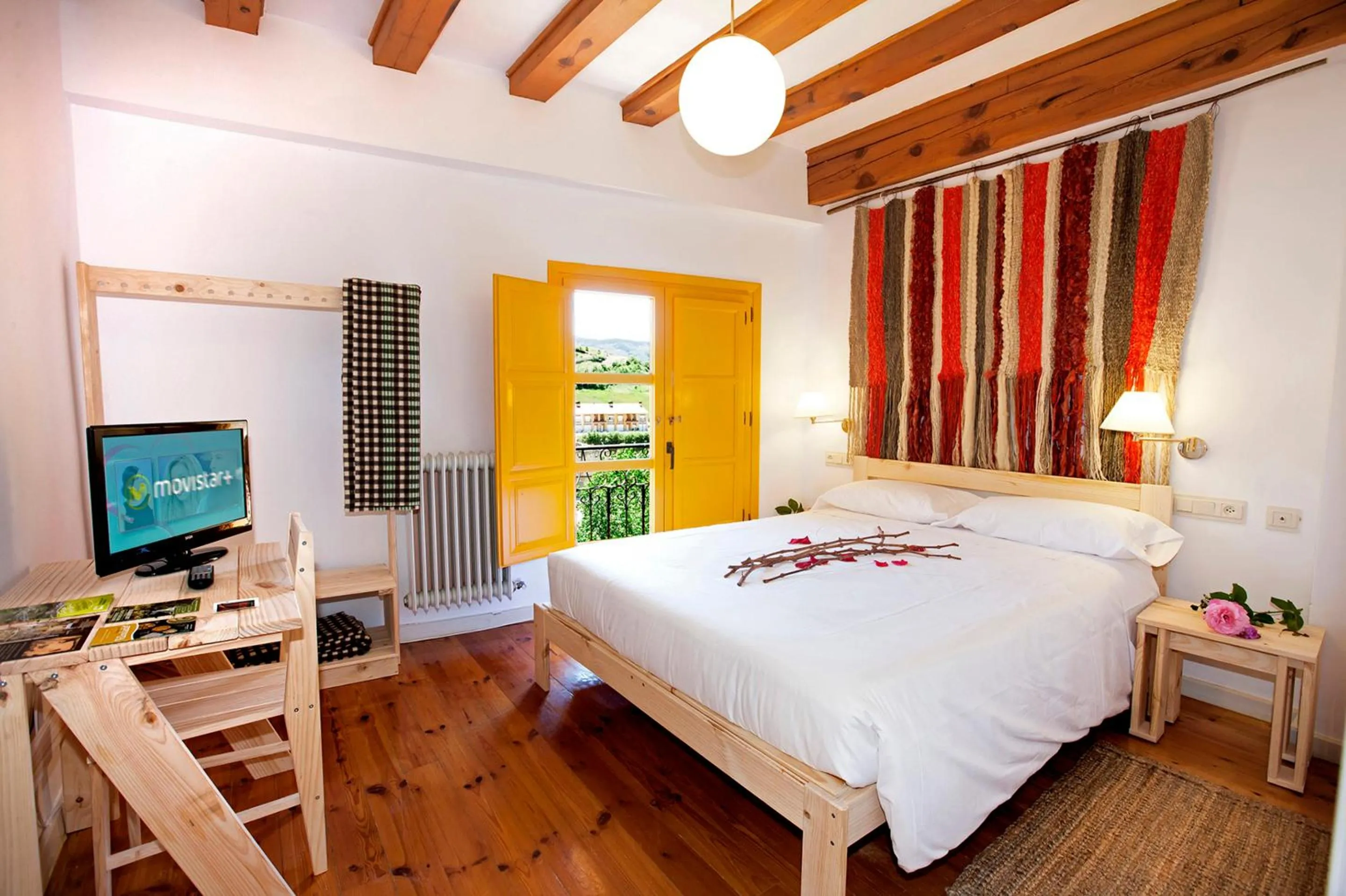 Bedroom, Bed in Posada Hoyos de Iregua