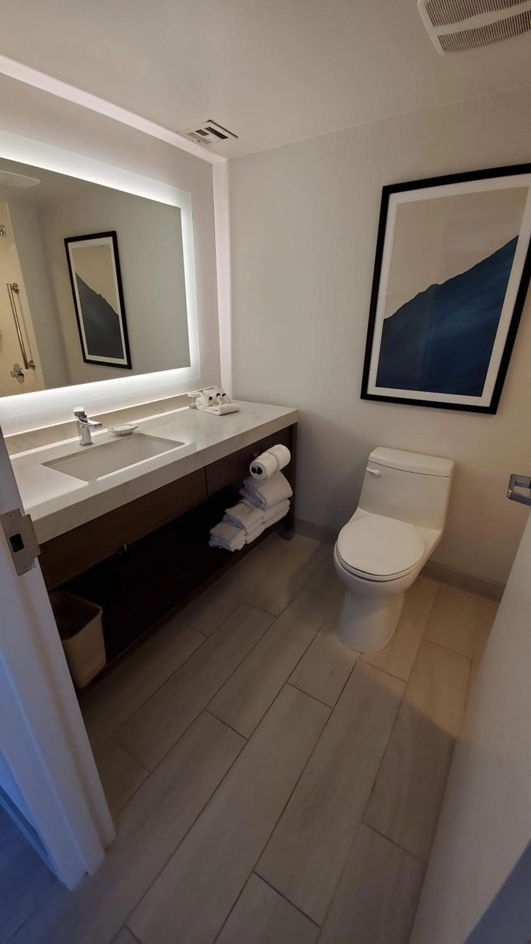 Bathroom in Crowne Plaza Phoenix - Chandler Golf Resort by IHG
