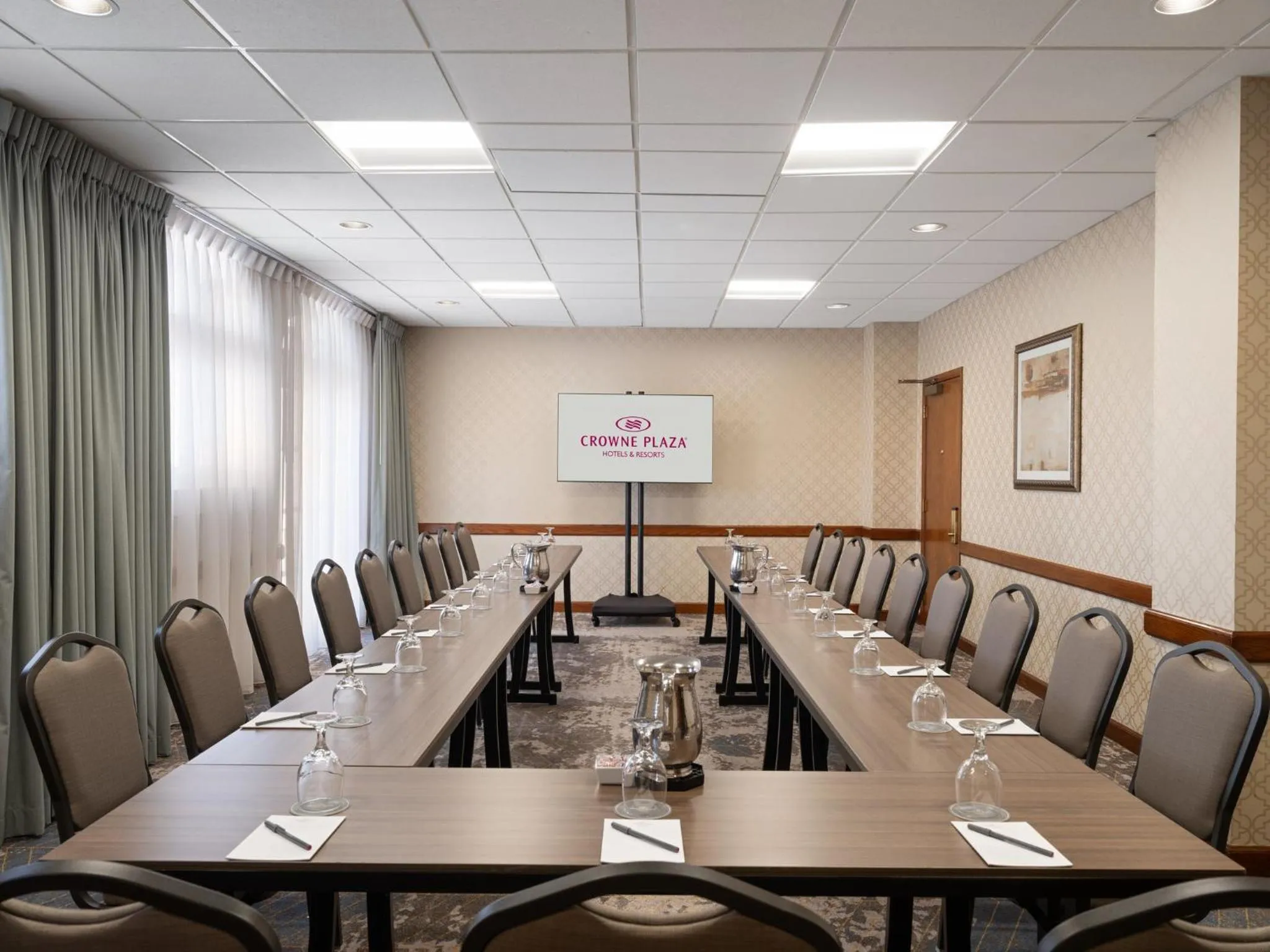 Meeting/conference room in Crowne Plaza Phoenix - Chandler Golf Resort by IHG