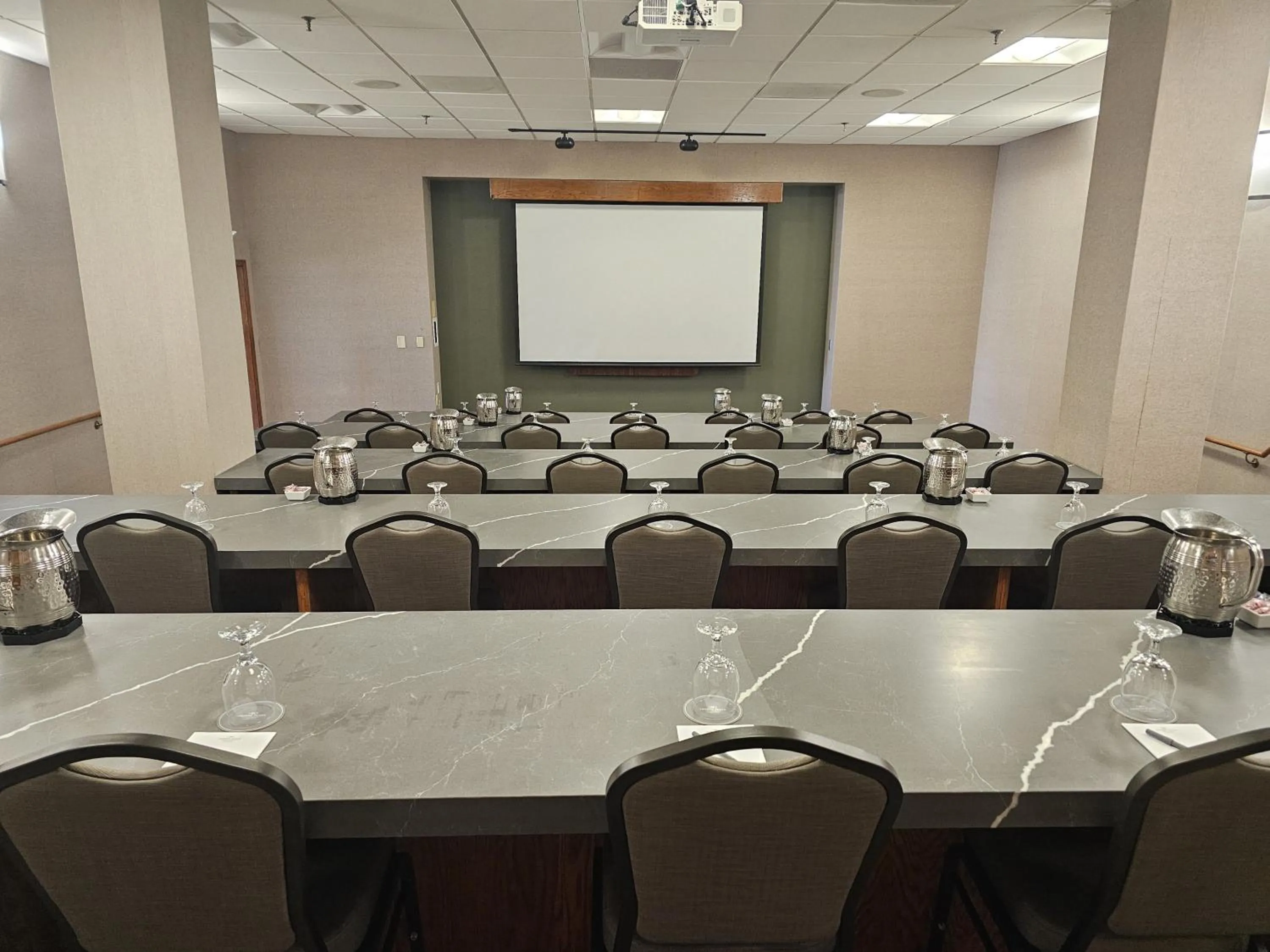 Meeting/conference room in Crowne Plaza Phoenix - Chandler Golf Resort by IHG