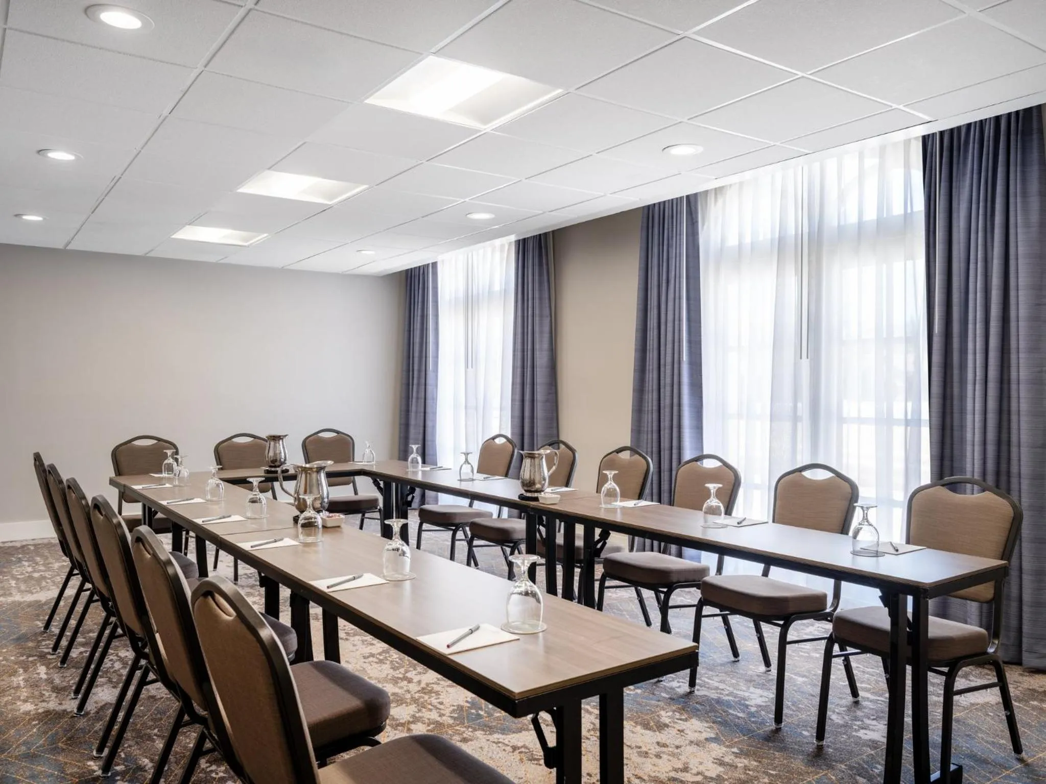 Meeting/conference room in Crowne Plaza Phoenix - Chandler Golf Resort by IHG
