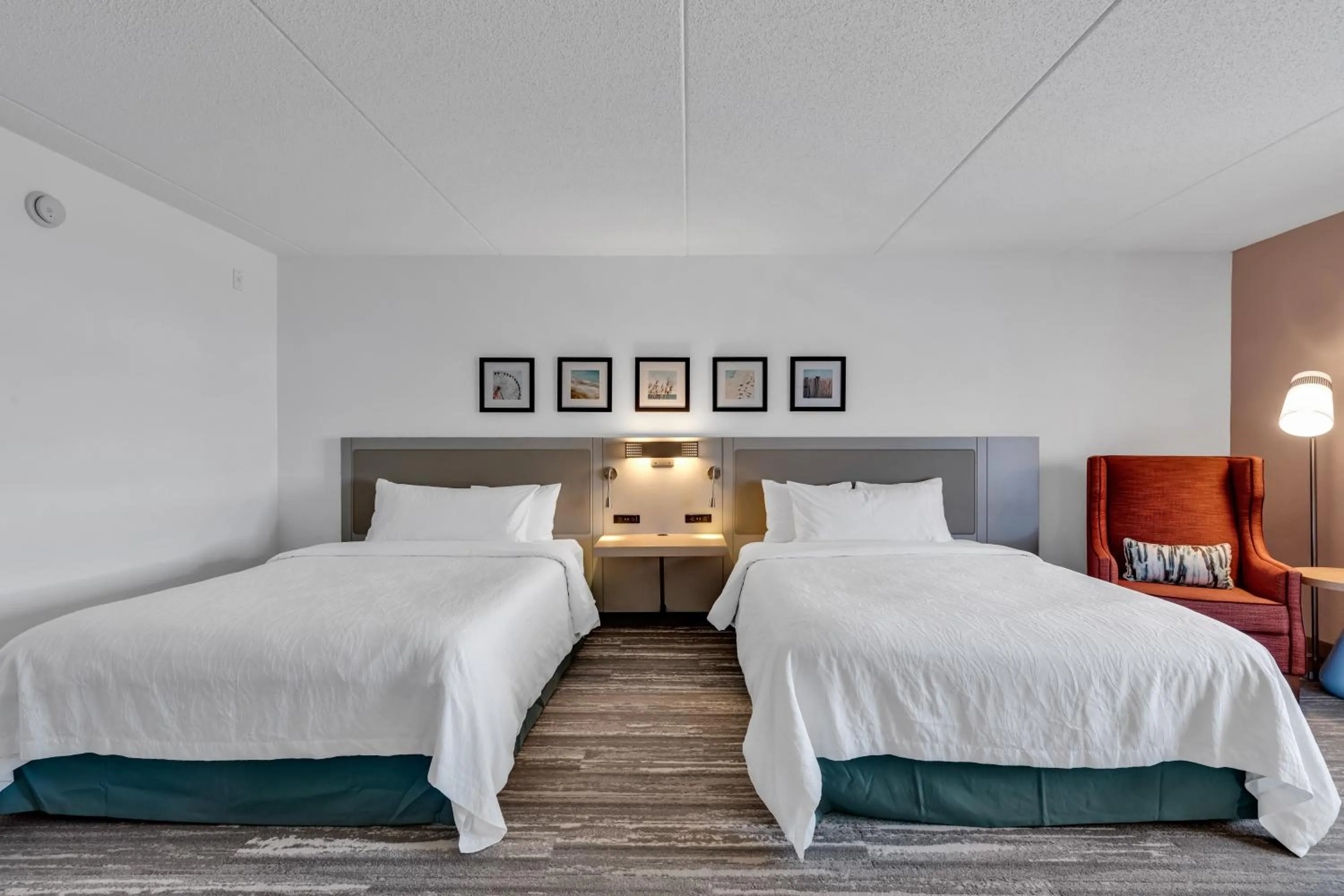 Bedroom, Bed in Hilton Garden Inn Myrtle Beach/Coastal Grand Mall