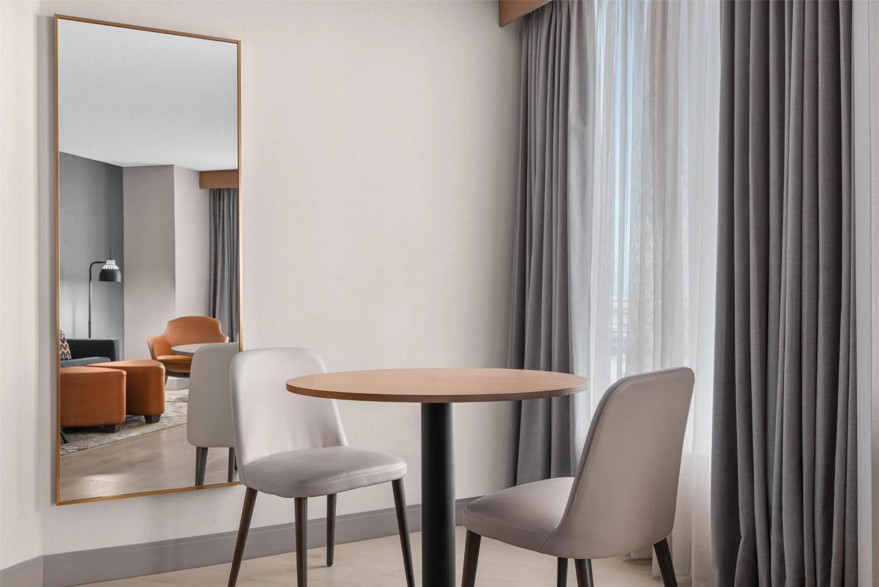 Photo of the whole room in Hilton Garden Inn Toronto Airport