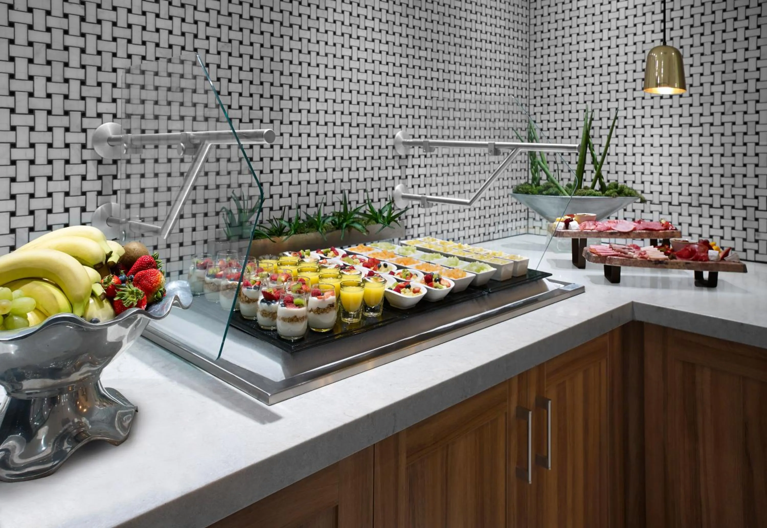 Food and drinks in Hilton Garden Inn Toronto Airport