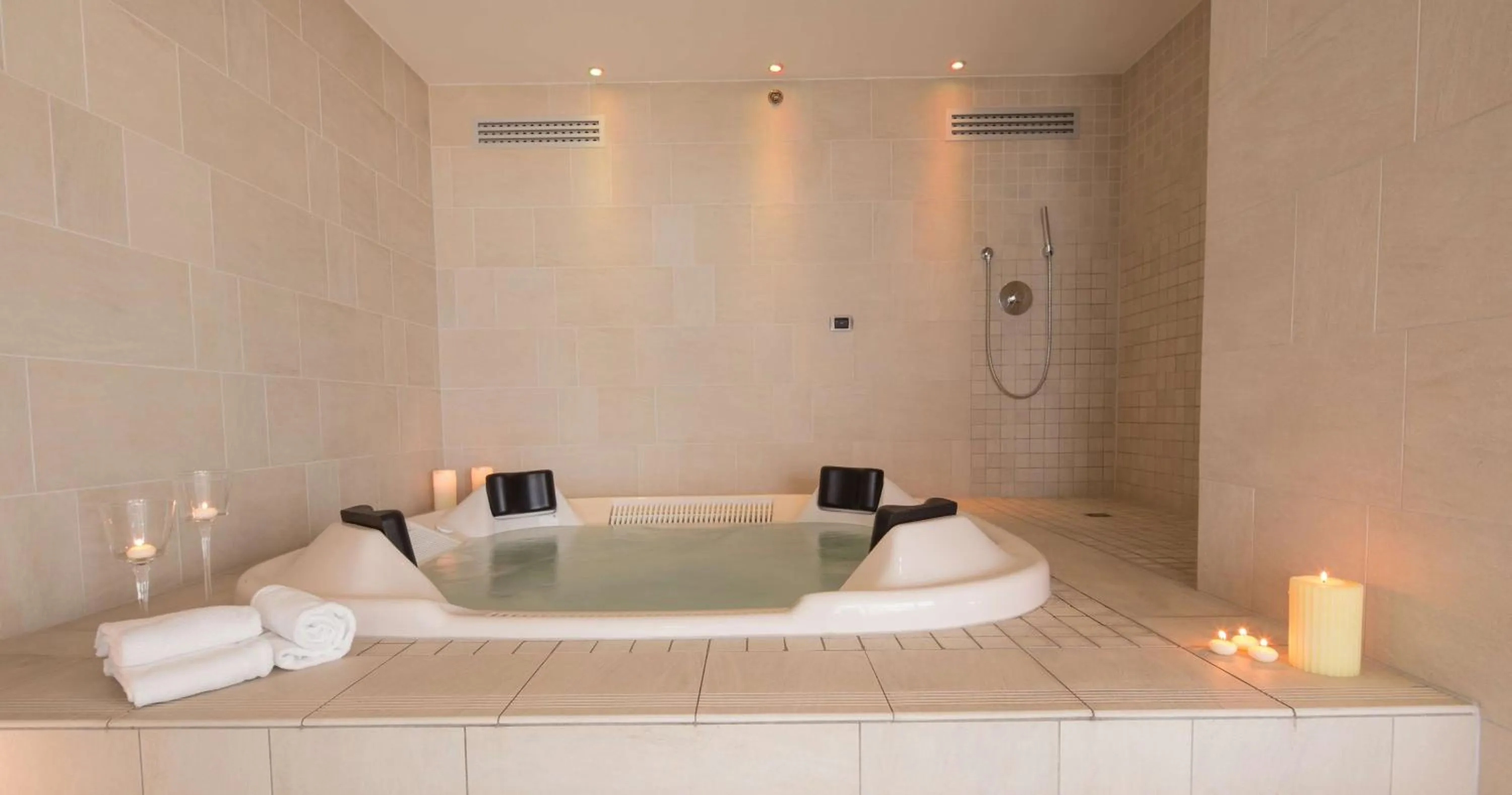 Hot Tub in Best Western Premier BHR Treviso Hotel