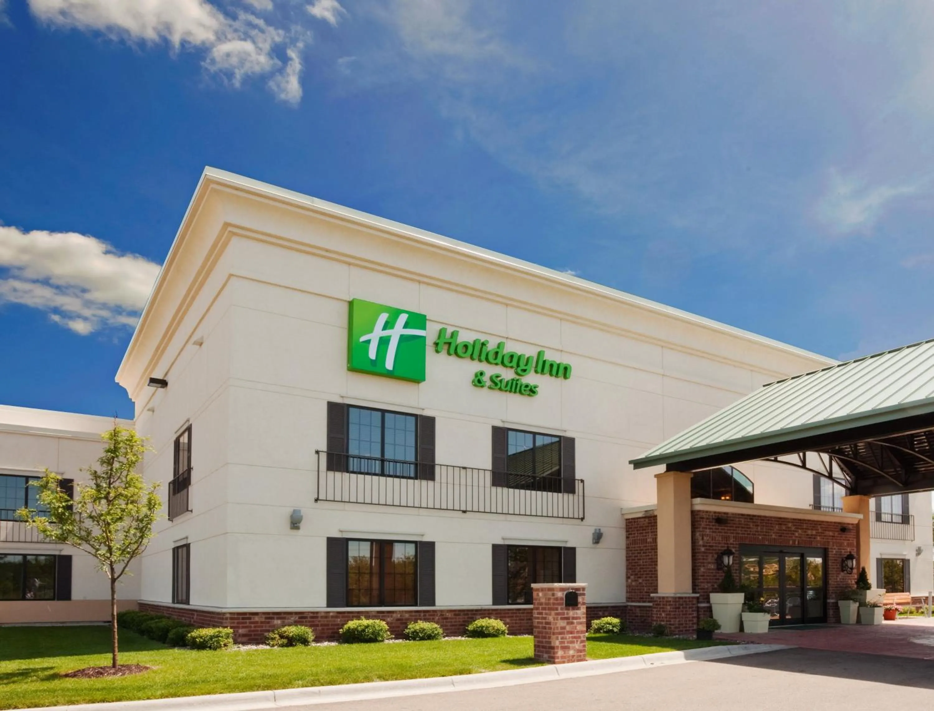 Property building in Holiday Inn Hotel & Suites Minneapolis-Lakeville by IHG