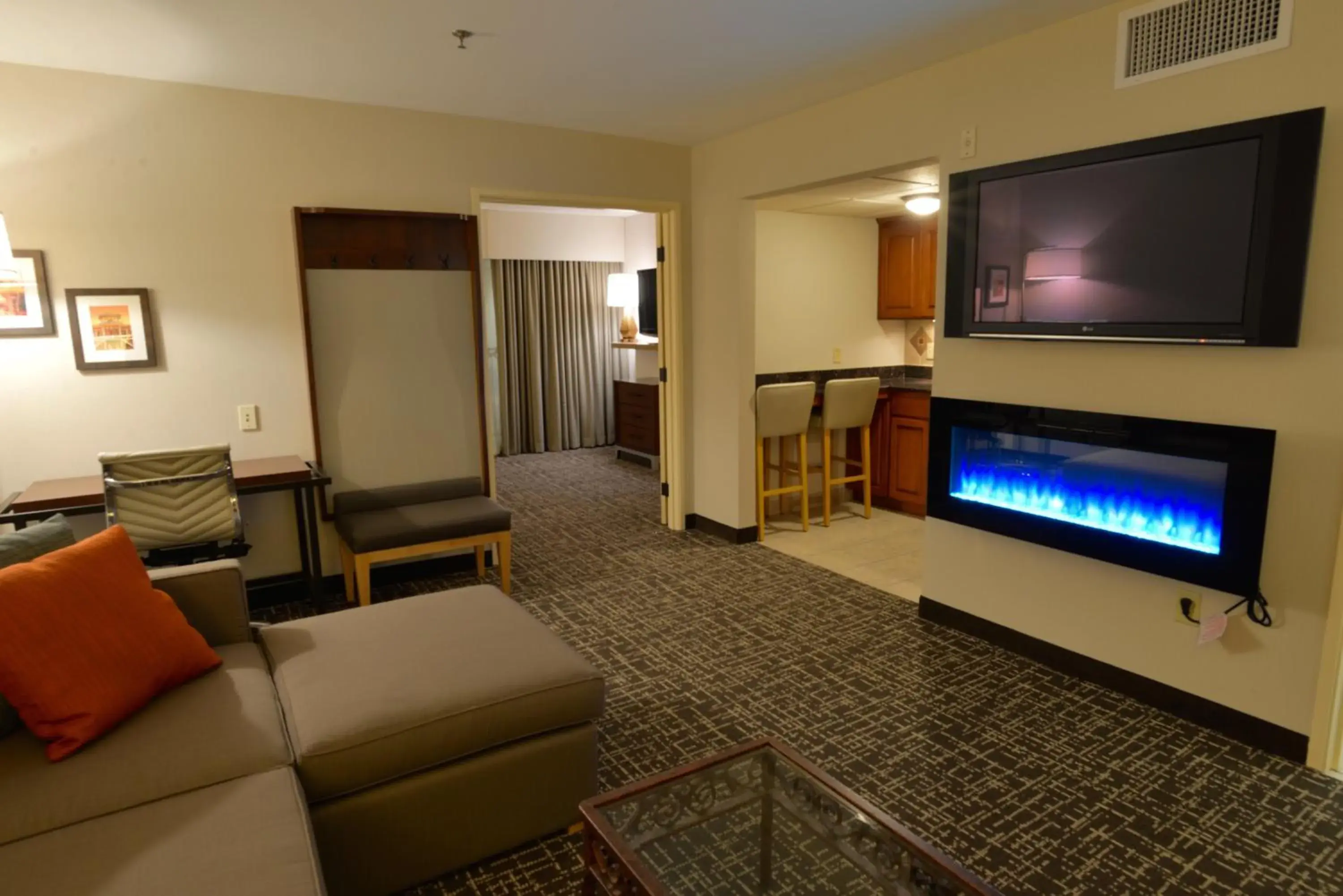 King Suite with Balcony in Holiday Inn Hotel & Suites Minneapolis-Lakeville by IHG King Suite with Balcony in Holiday Inn Hotel & Suites Minneapolis-Lakeville by IHG