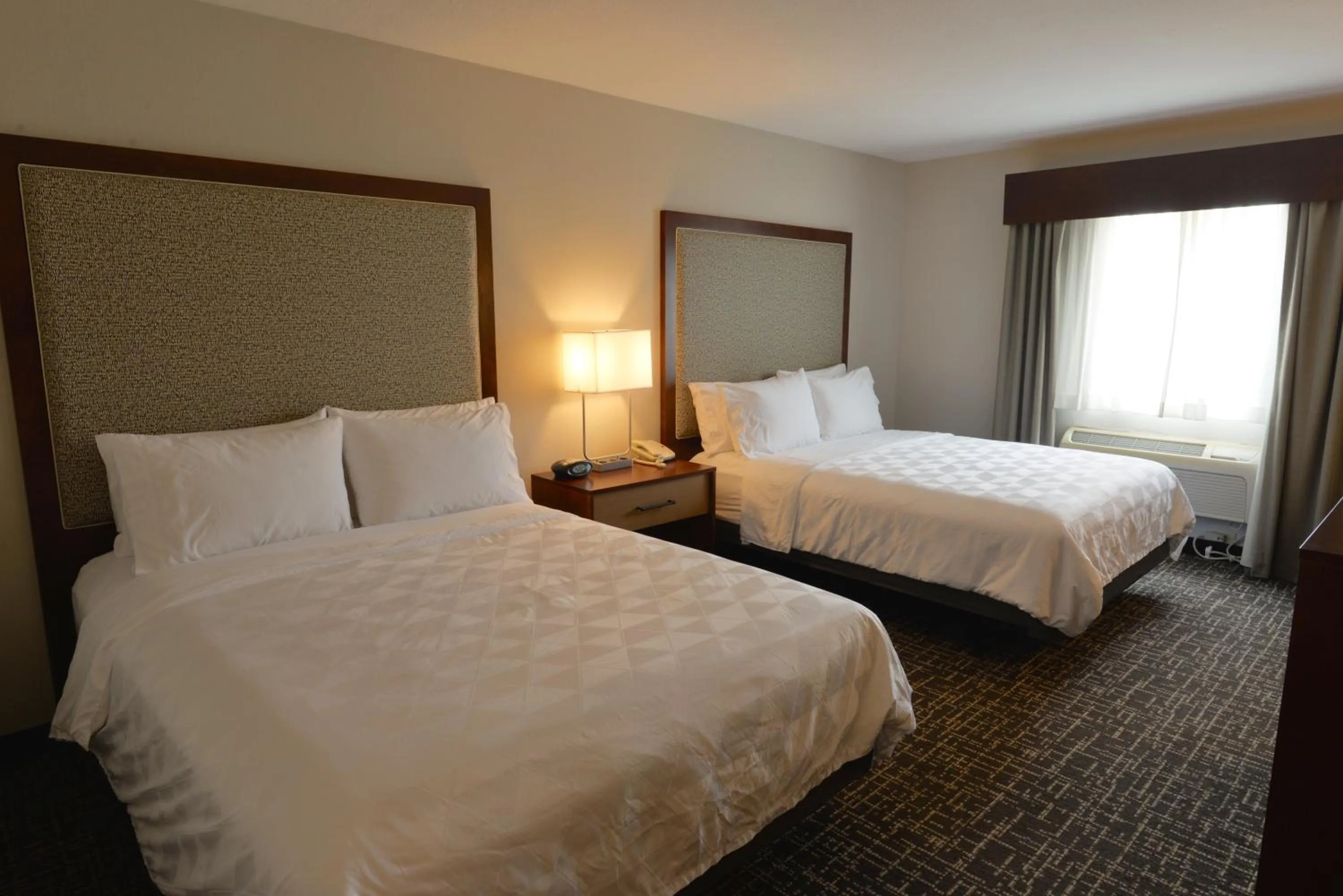 Bed in Holiday Inn Hotel & Suites Minneapolis-Lakeville by IHG