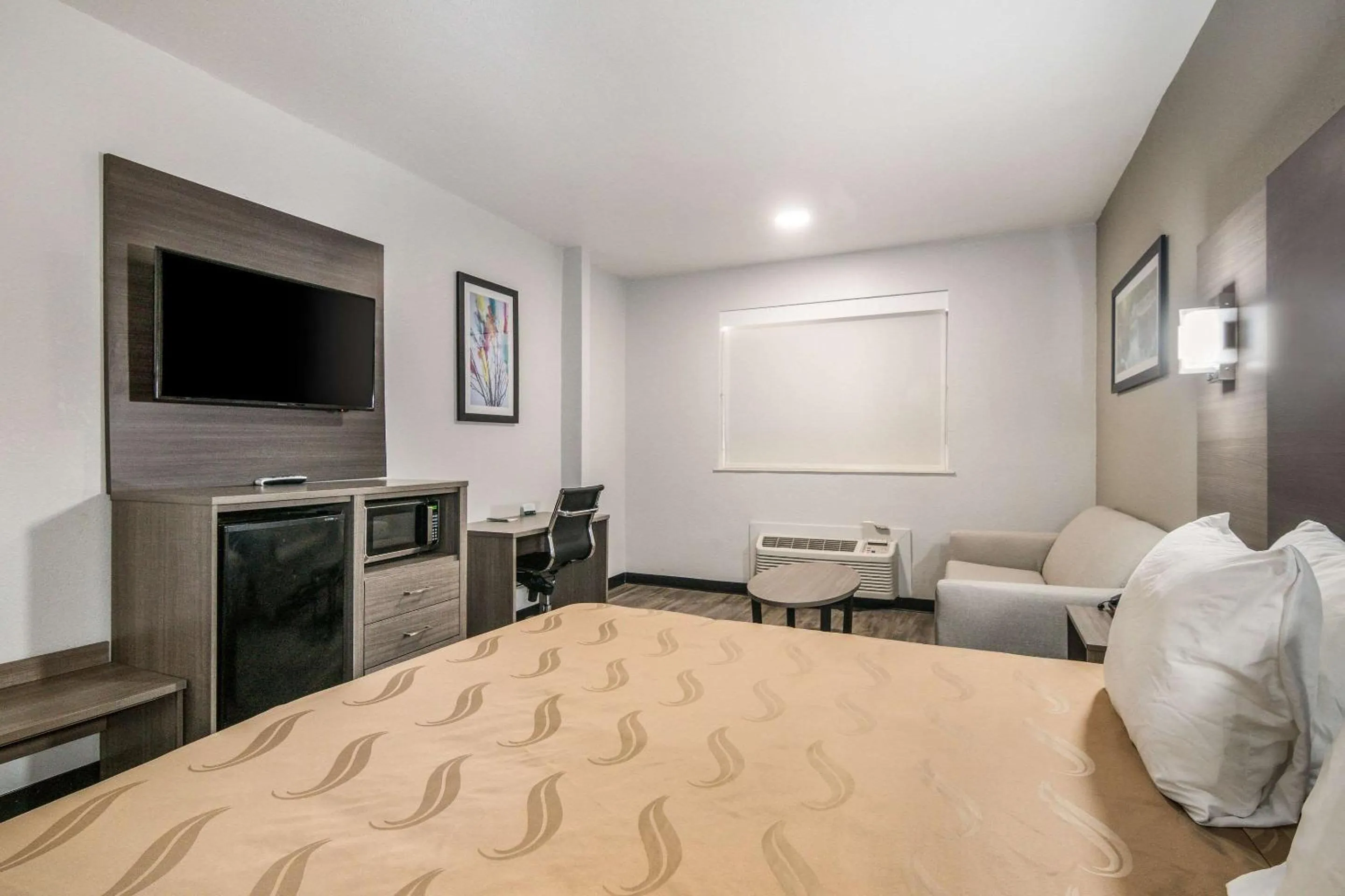 Photo of the whole room in Quality Inn & Suites Fort Worth - Fossil Creek