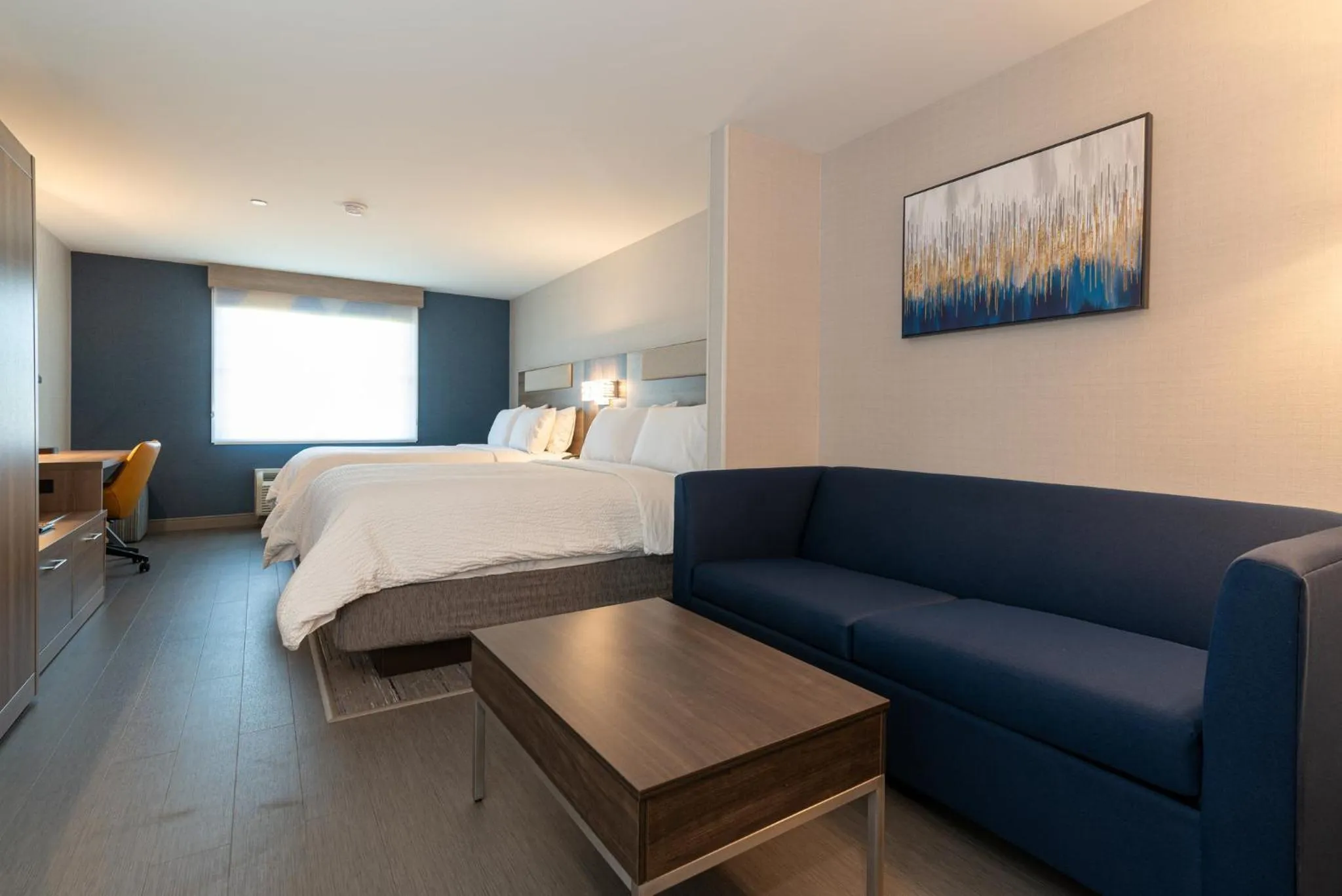 Photo of the whole room, Bed in Holiday Inn Express Hotel & Suites Hampton South-Seabrook by IHG