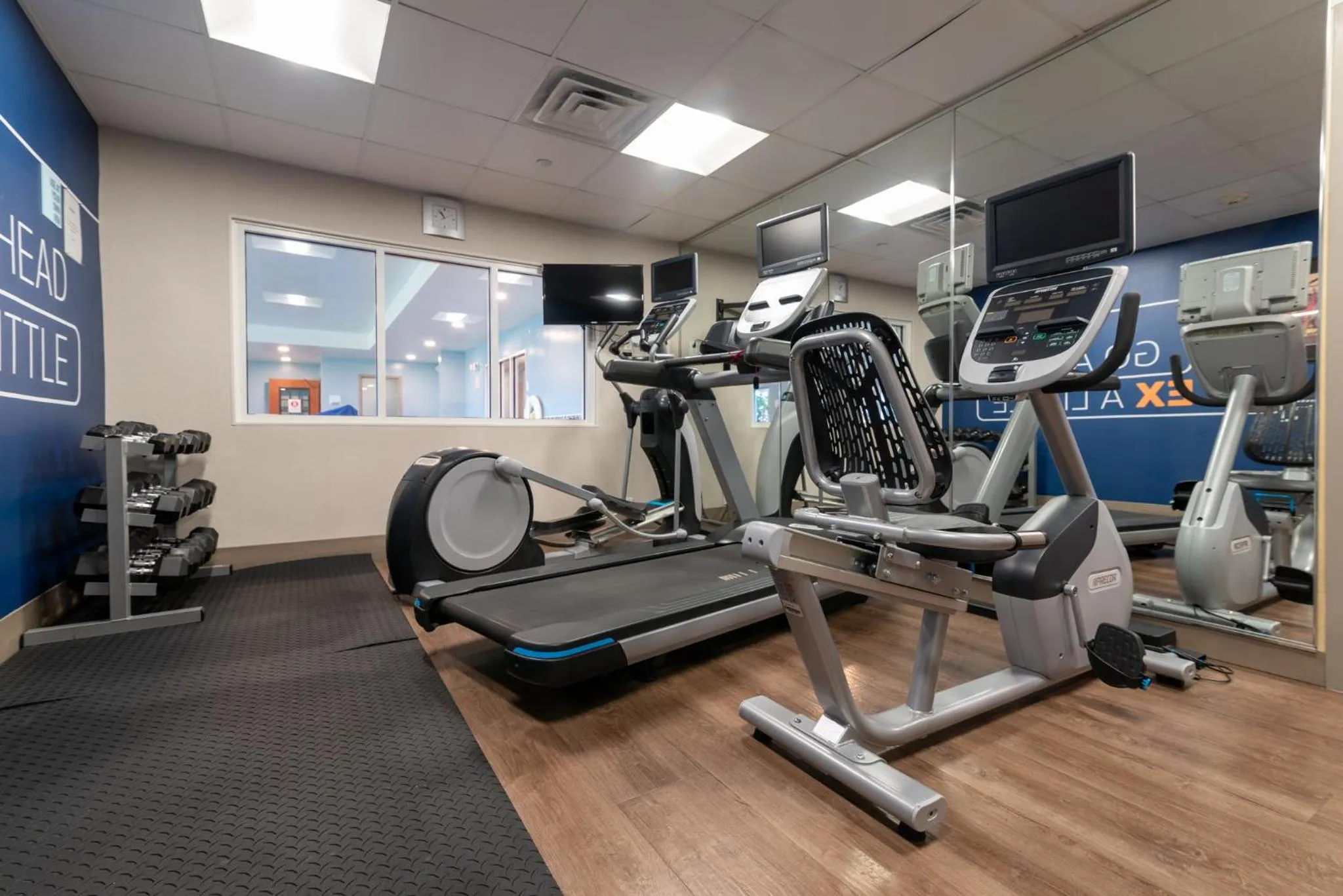 Spa and wellness centre/facilities in Holiday Inn Express Hotel & Suites Hampton South-Seabrook by IHG