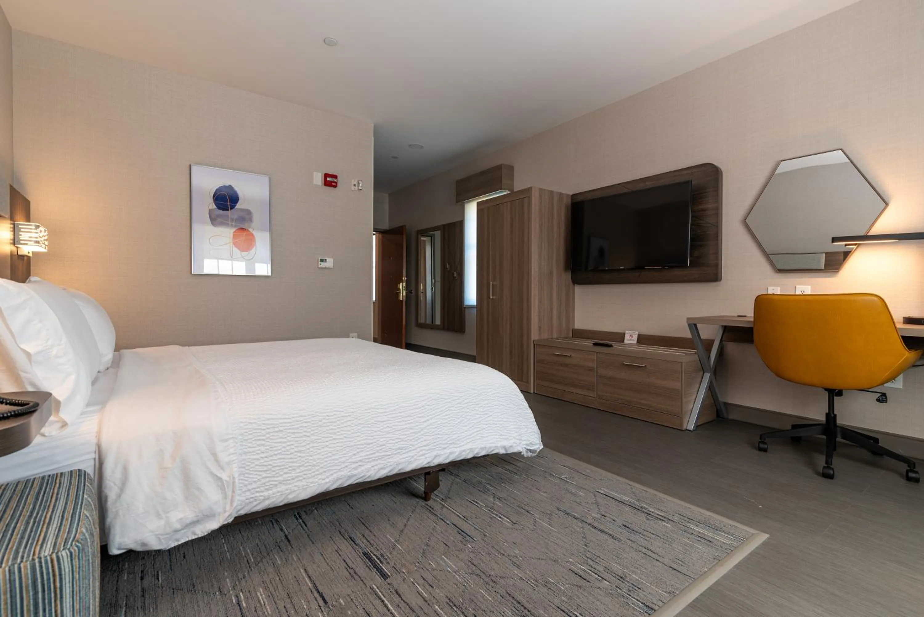 Bedroom, Bed in Holiday Inn Express Hotel & Suites Hampton South-Seabrook by IHG