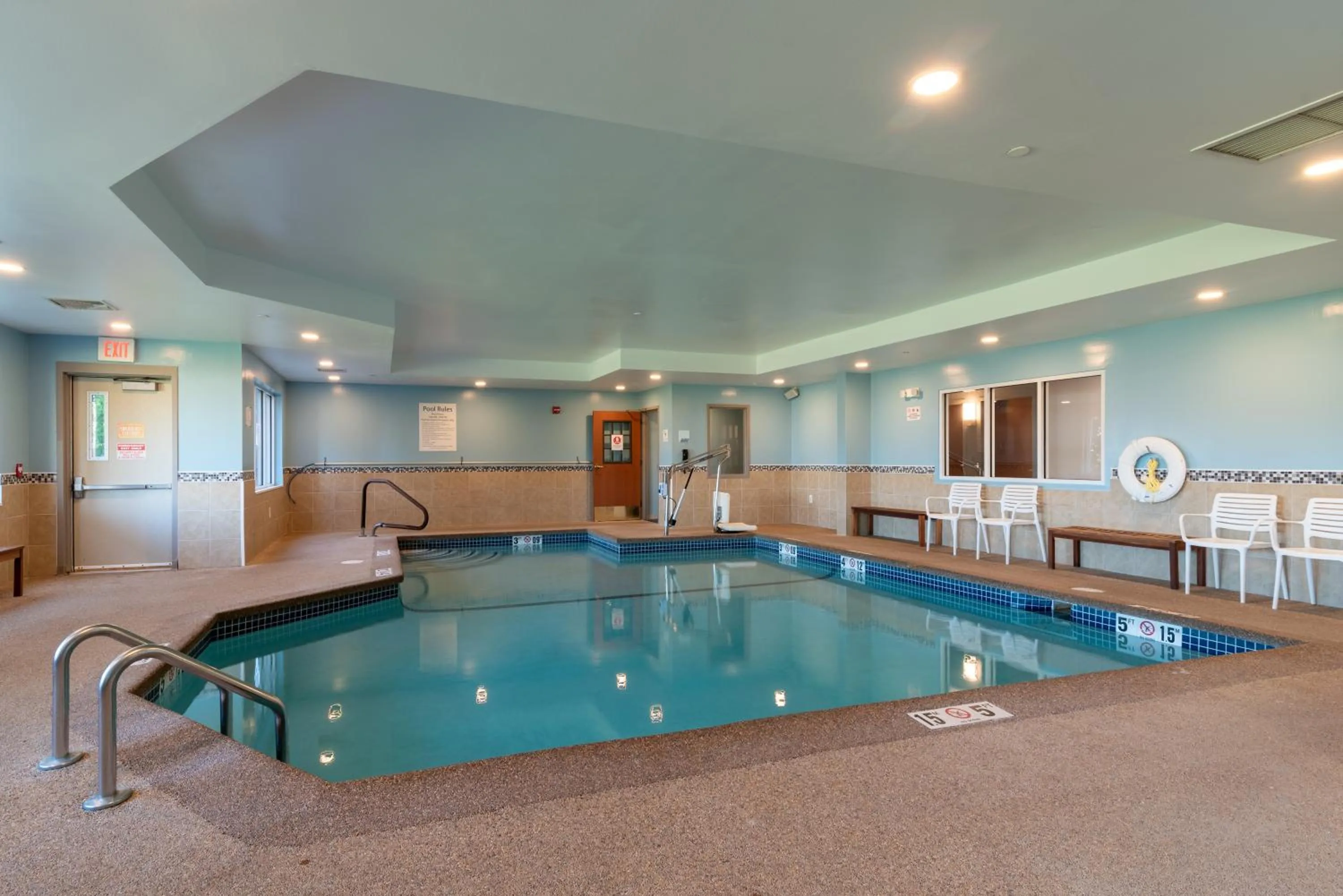 Pool view in Holiday Inn Express Hotel & Suites Hampton South-Seabrook by IHG