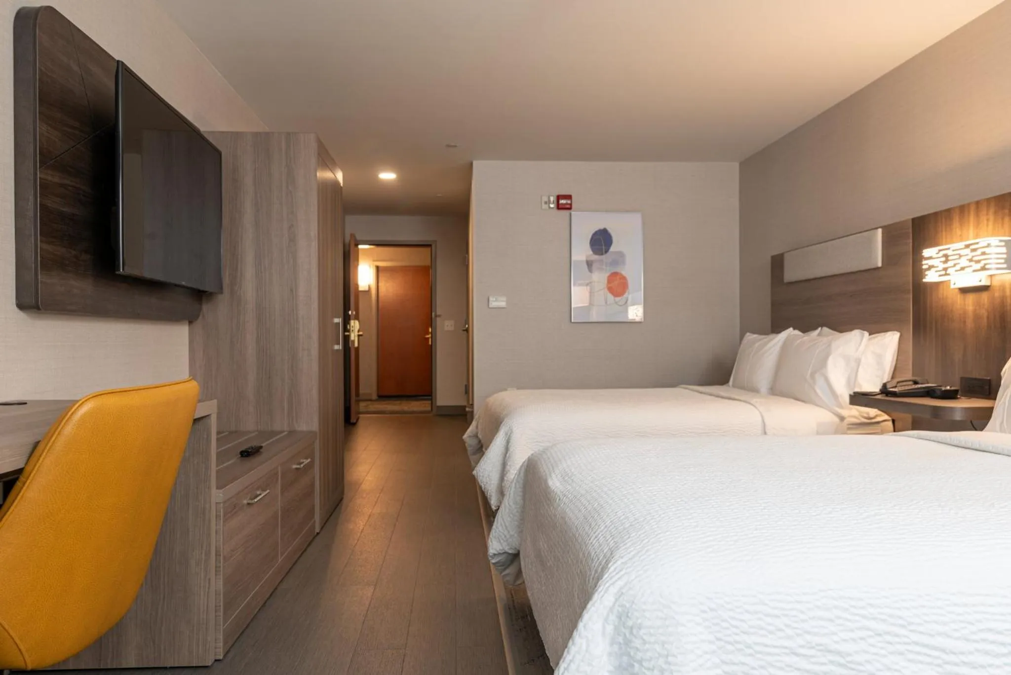 Photo of the whole room, Bed in Holiday Inn Express Hotel & Suites Hampton South-Seabrook by IHG