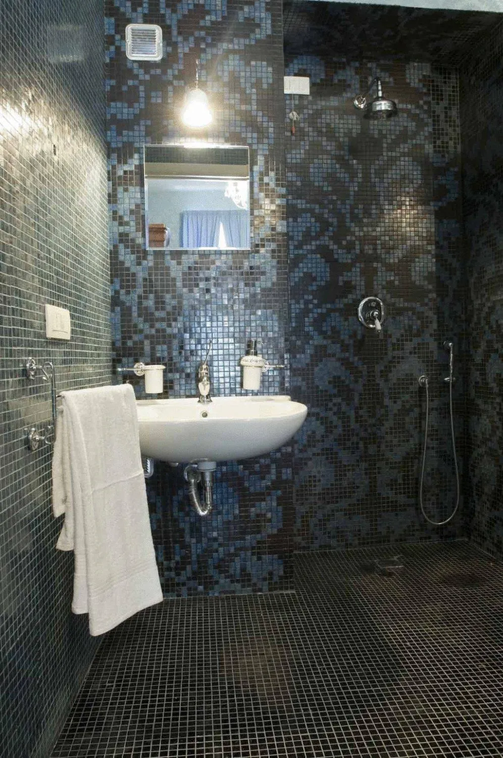 Bathroom in Grana Barocco Art Hotel