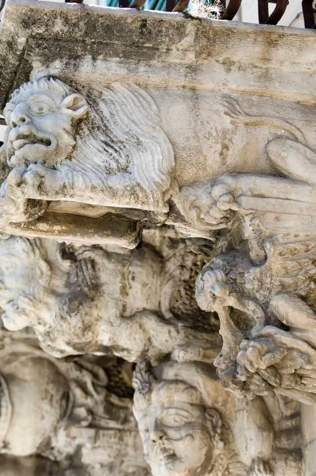 Decorative detail in Grana Barocco Art Hotel