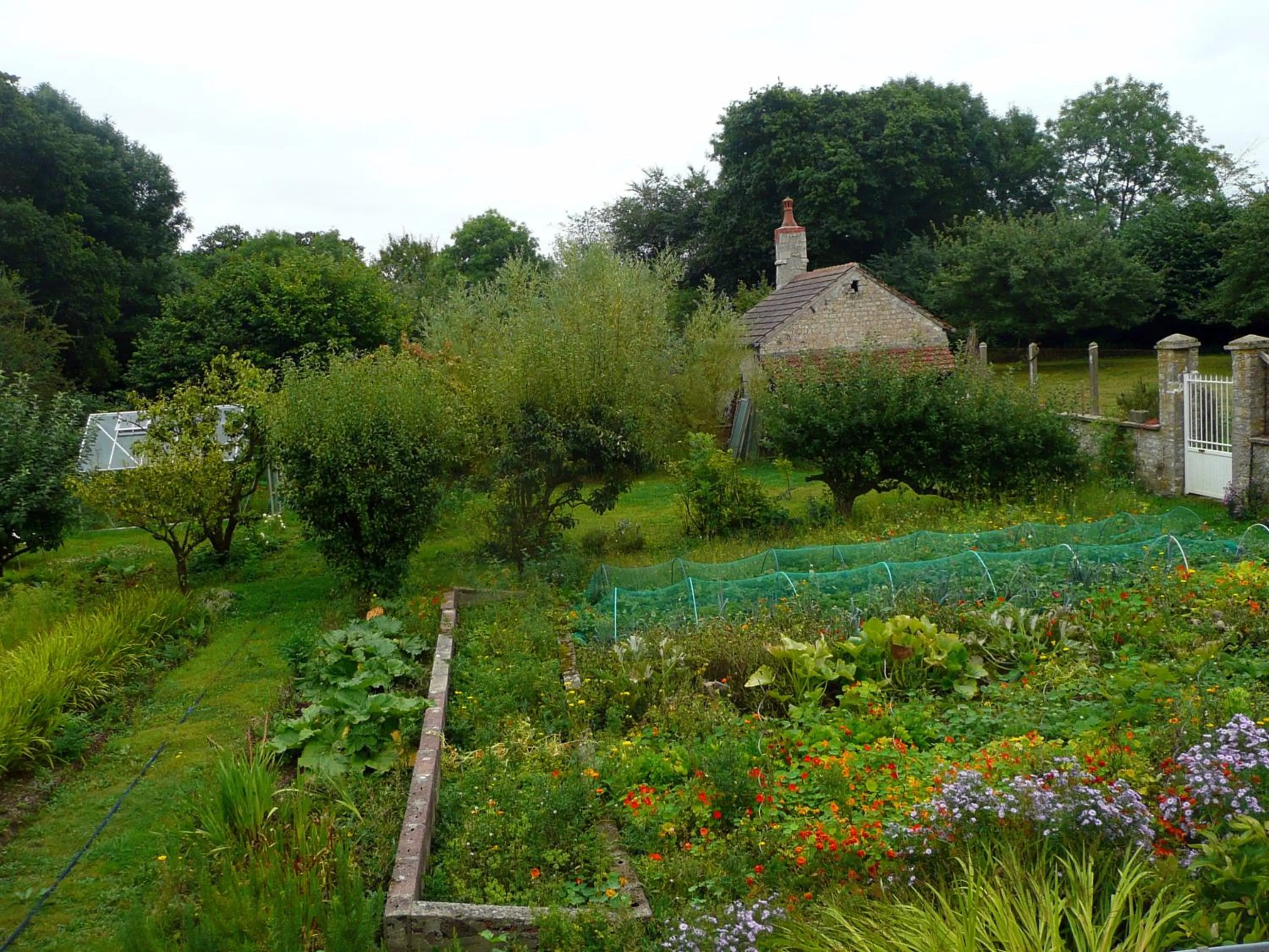 Garden view in Domaine De La Cour Vautier