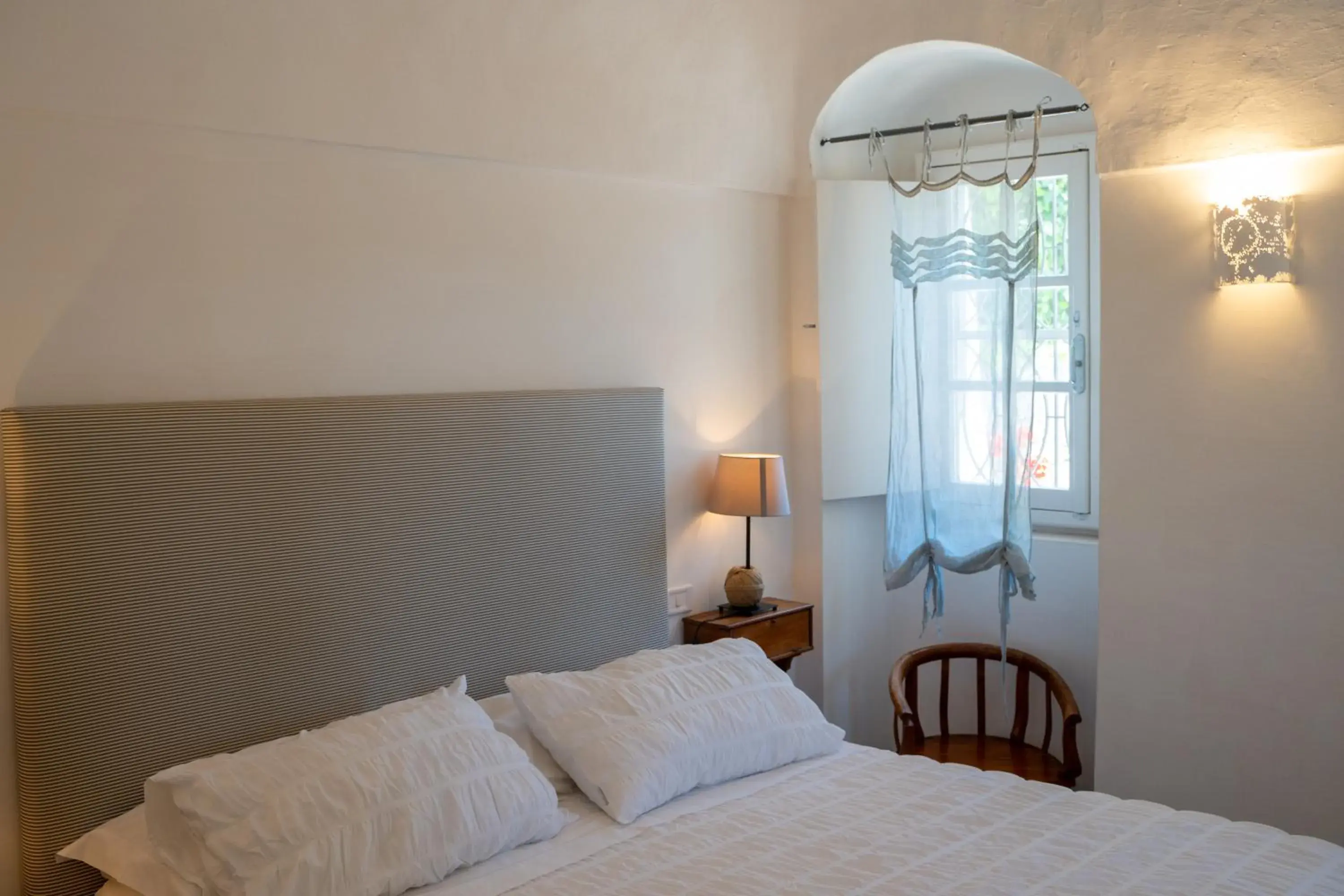 Double Room with Pool View in Villa Pesce Double Room with Pool View in Villa Pesce