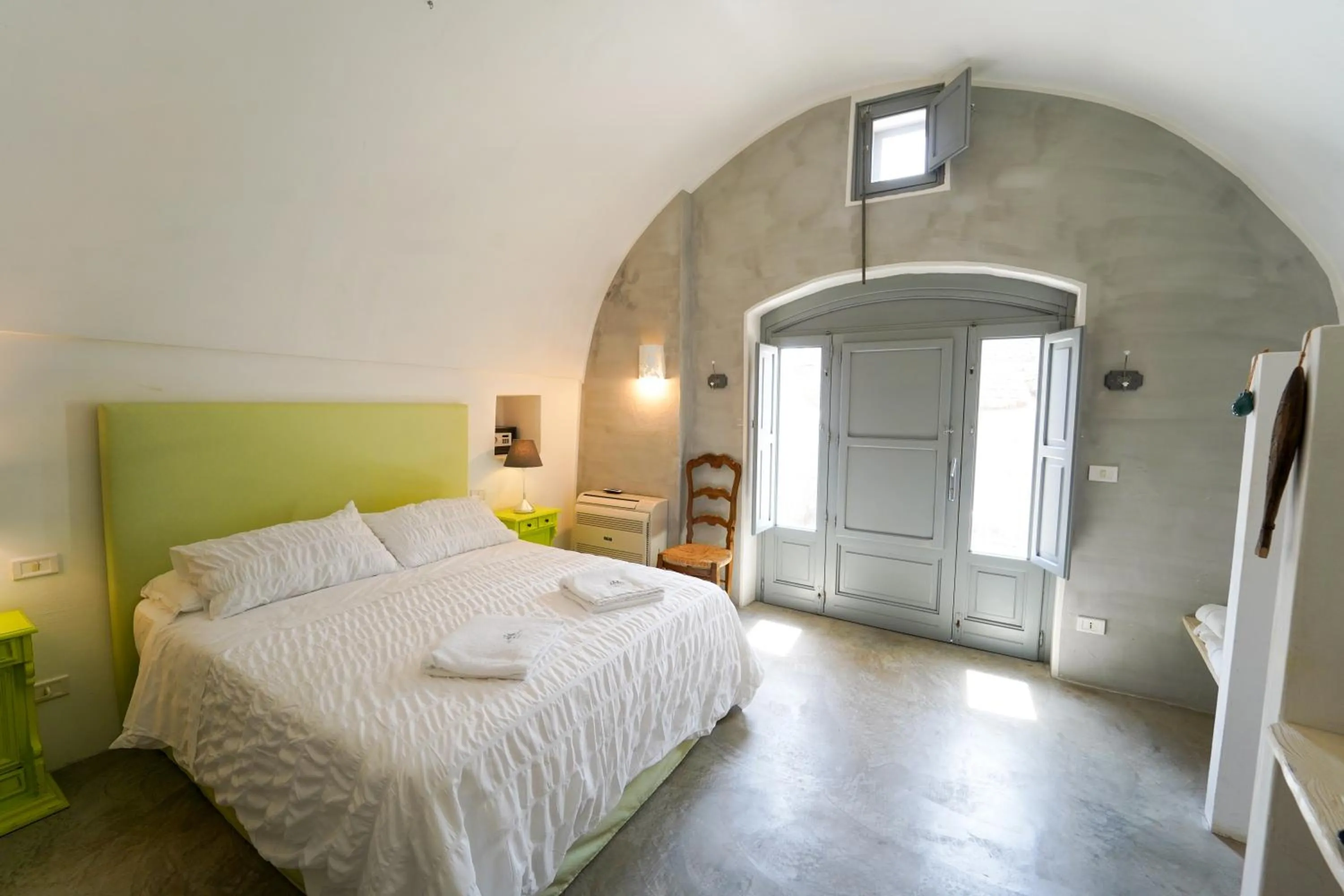 Photo of the whole room in Villa Pesce